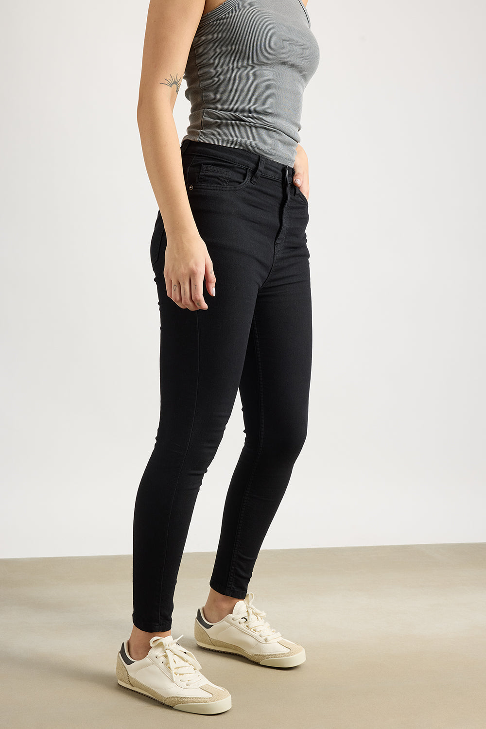 Carbon Women's Skinny Fit Jeans