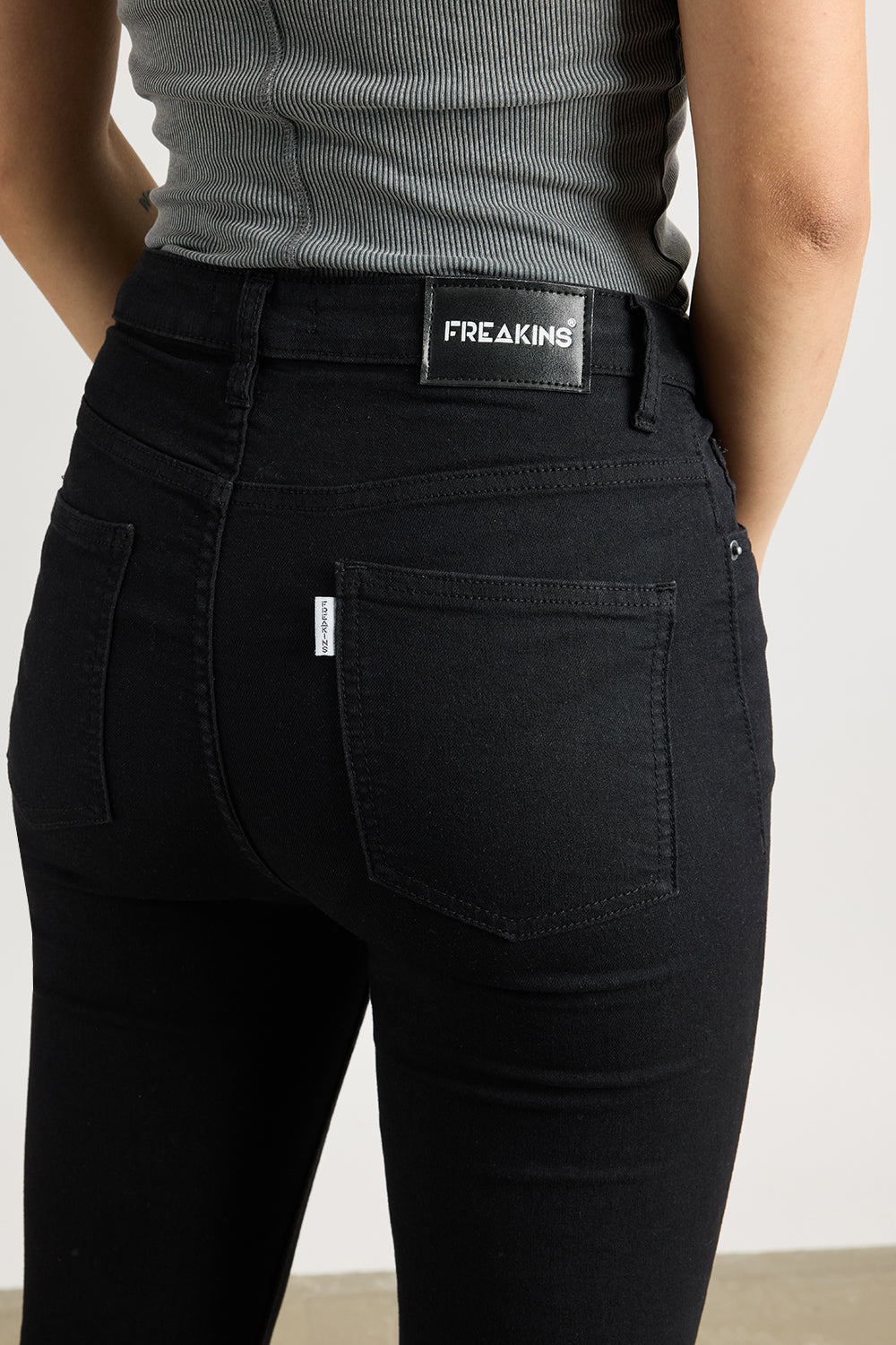 Carbon Women's Skinny Fit Jeans