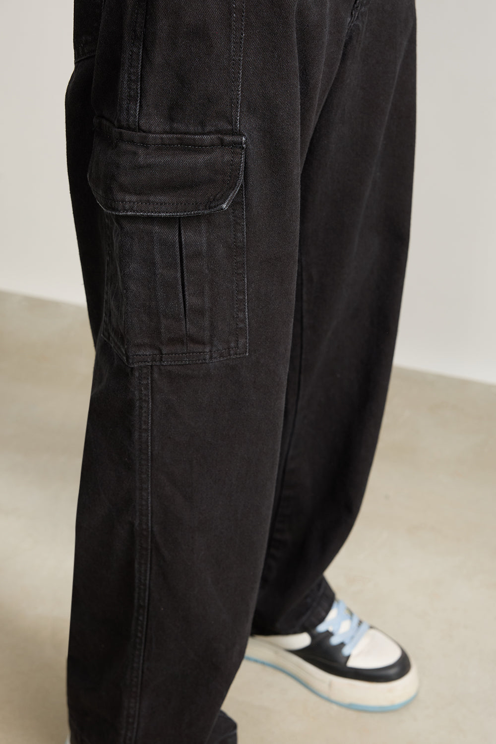Black Men's Baggy Straight Cargo Jeans