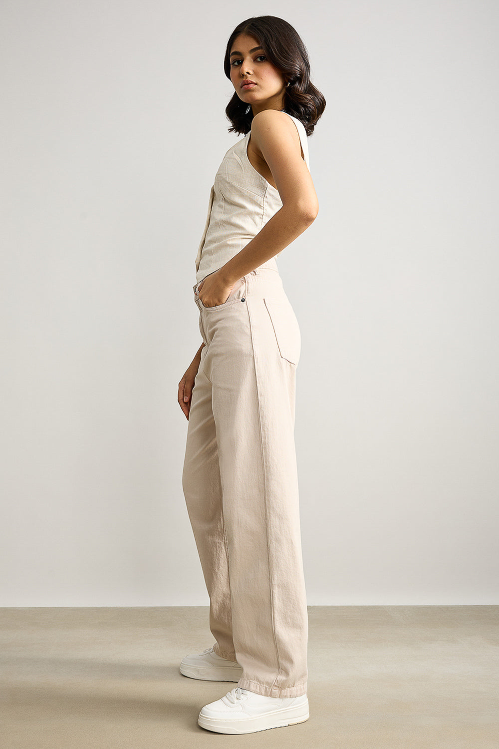 Off White Women's Straight Jeans