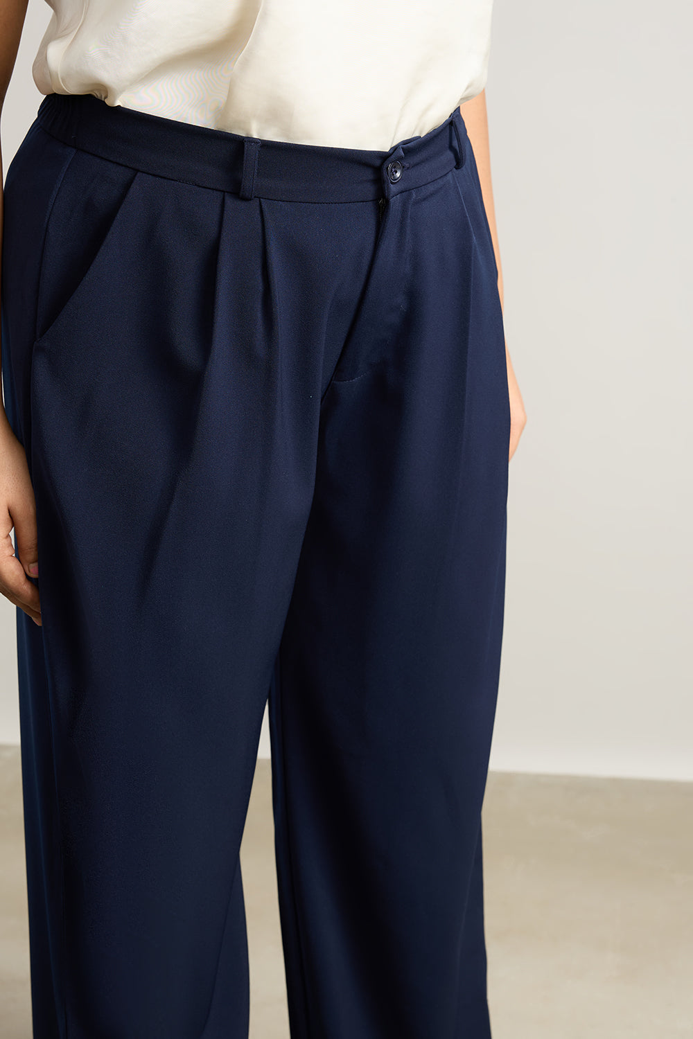 Curve Navy Pleated Straight Korean Pants