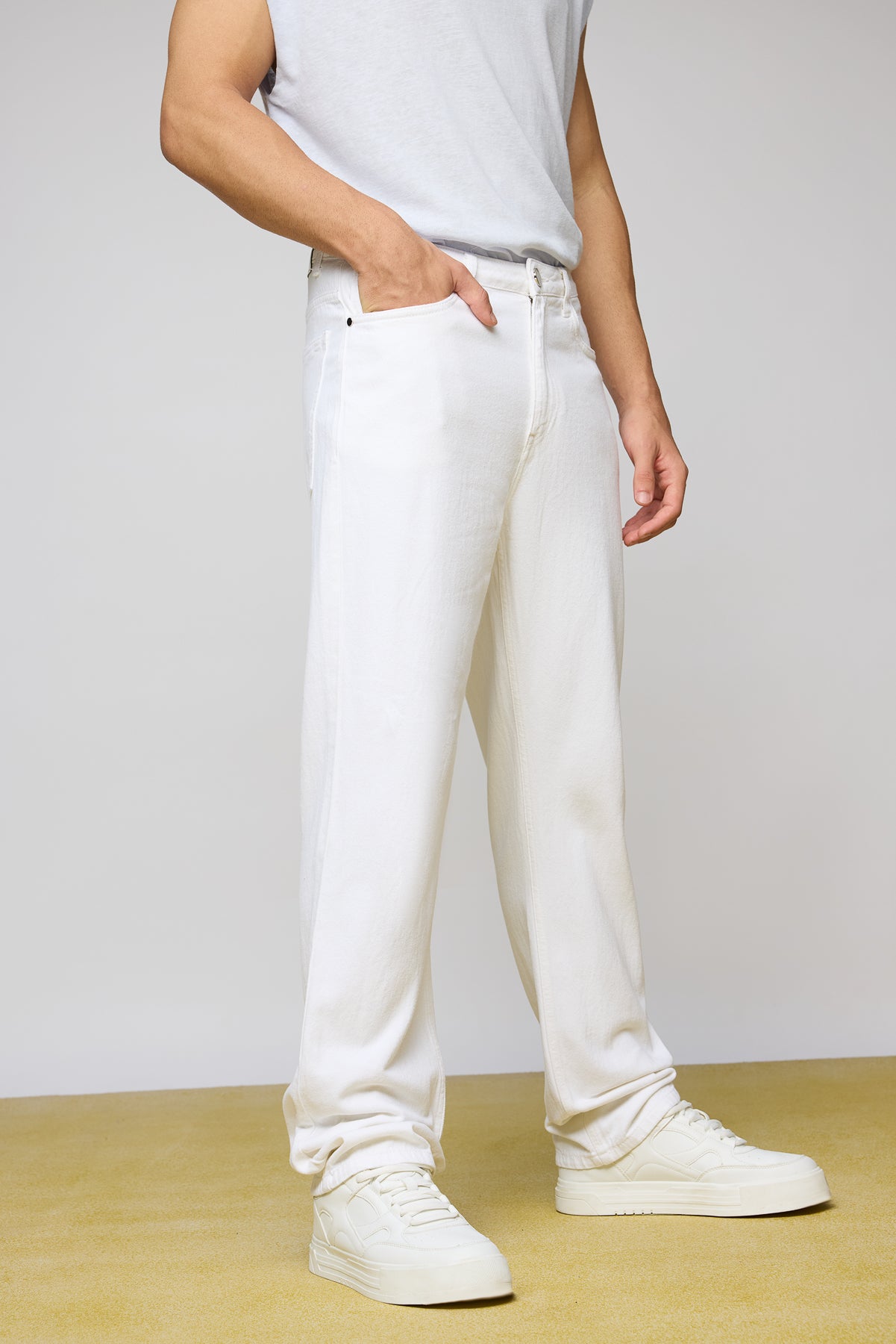 Urban White Men's Slim Straight Jeans