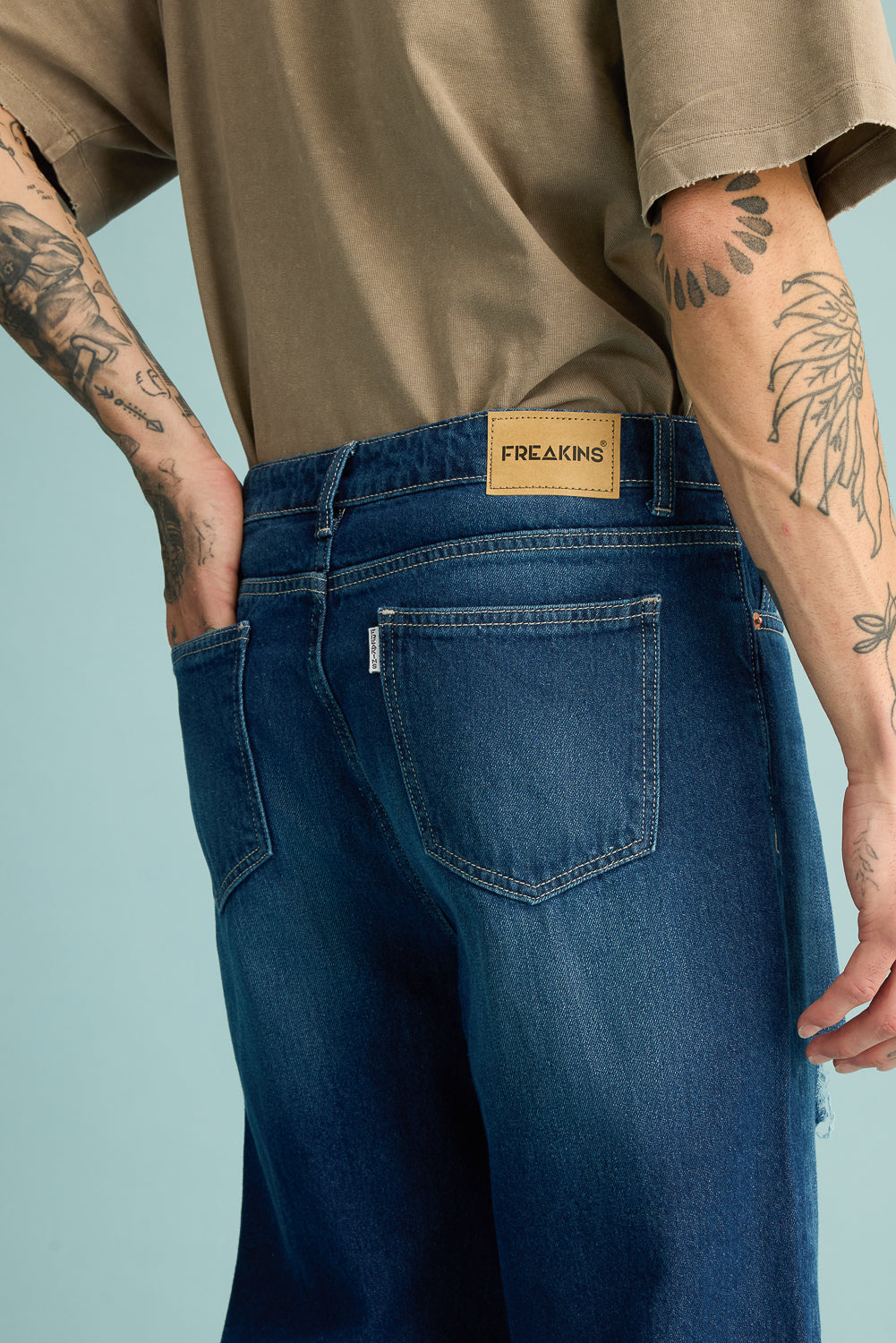 Cobalt Blue Distressed Men's Straight Jeans