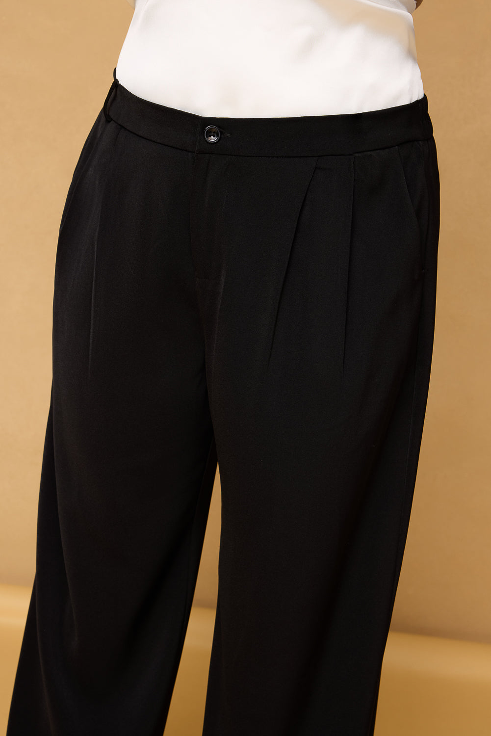 Curve Black Pleated Straight Korean Pants