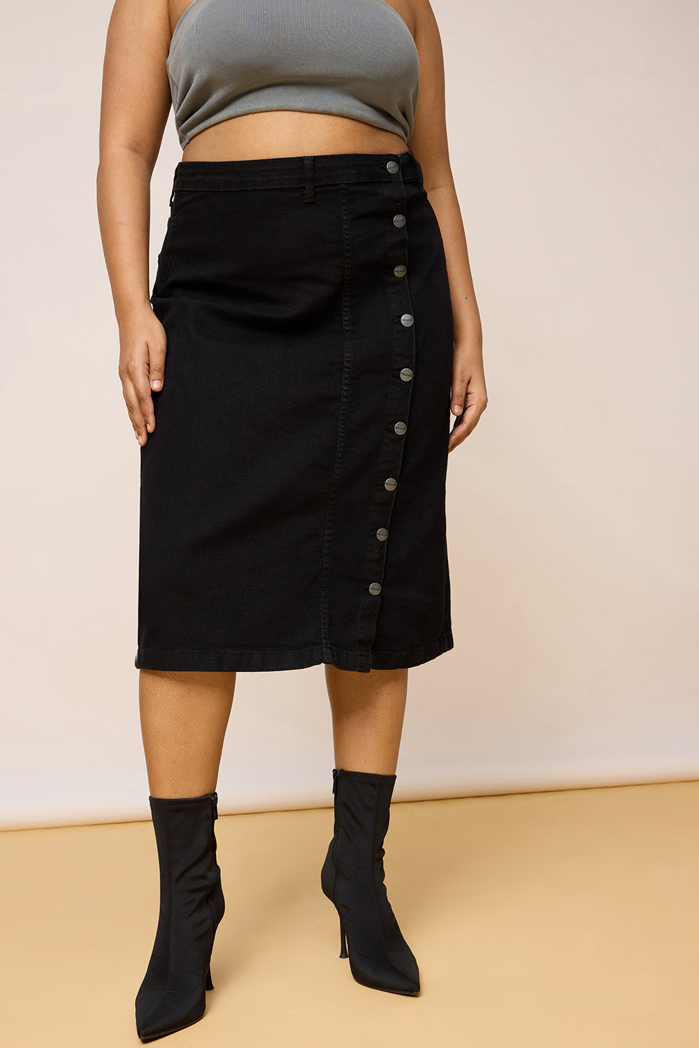 Curve Black Statement Button Women's Bodycon  Skirt