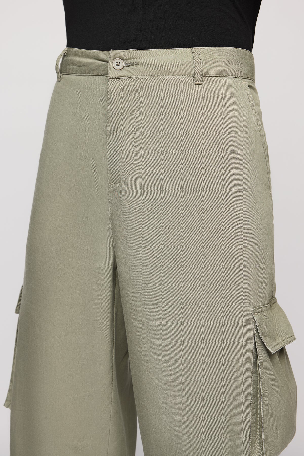 Field Olive Men’s Straight Cargo Korean Pants