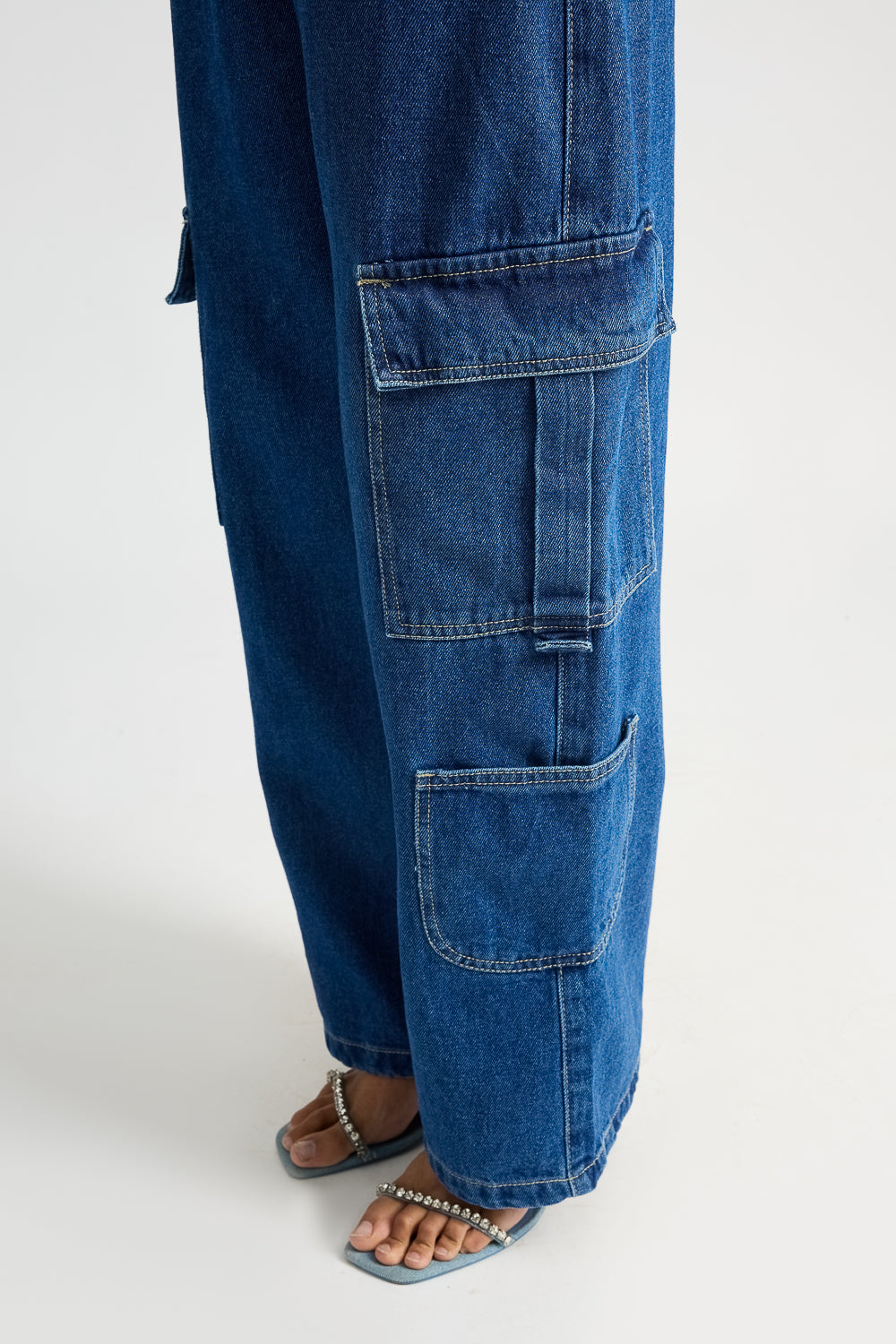 Indigo Utility Pocket Women's Baggy Straight Cargo Jeans