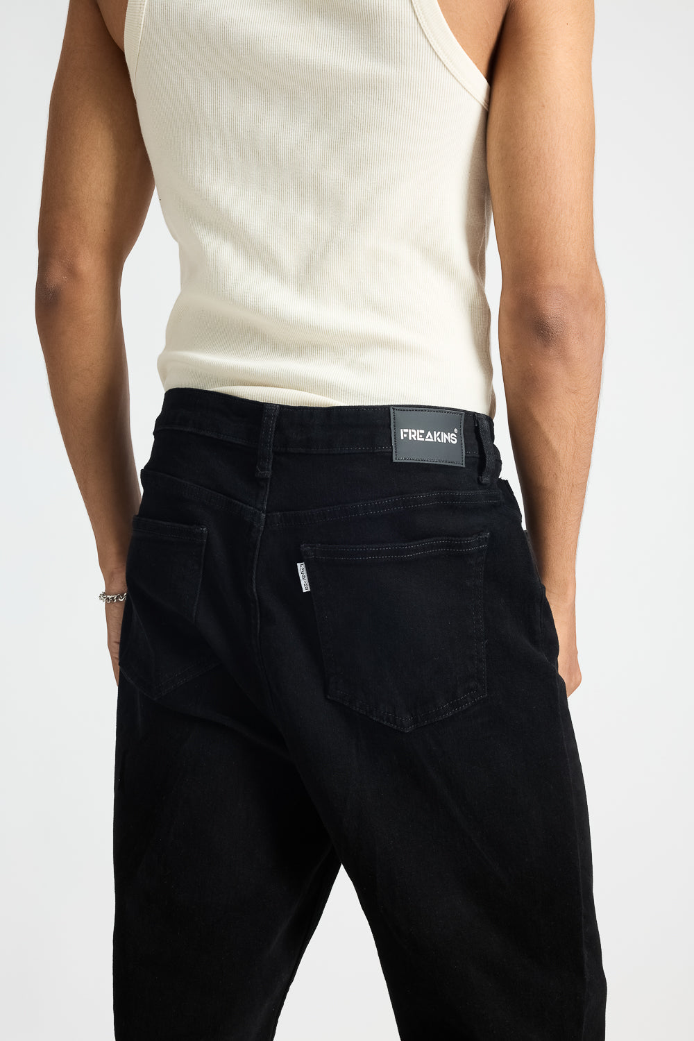Sleek Black Men's Slim Fit Jeans
