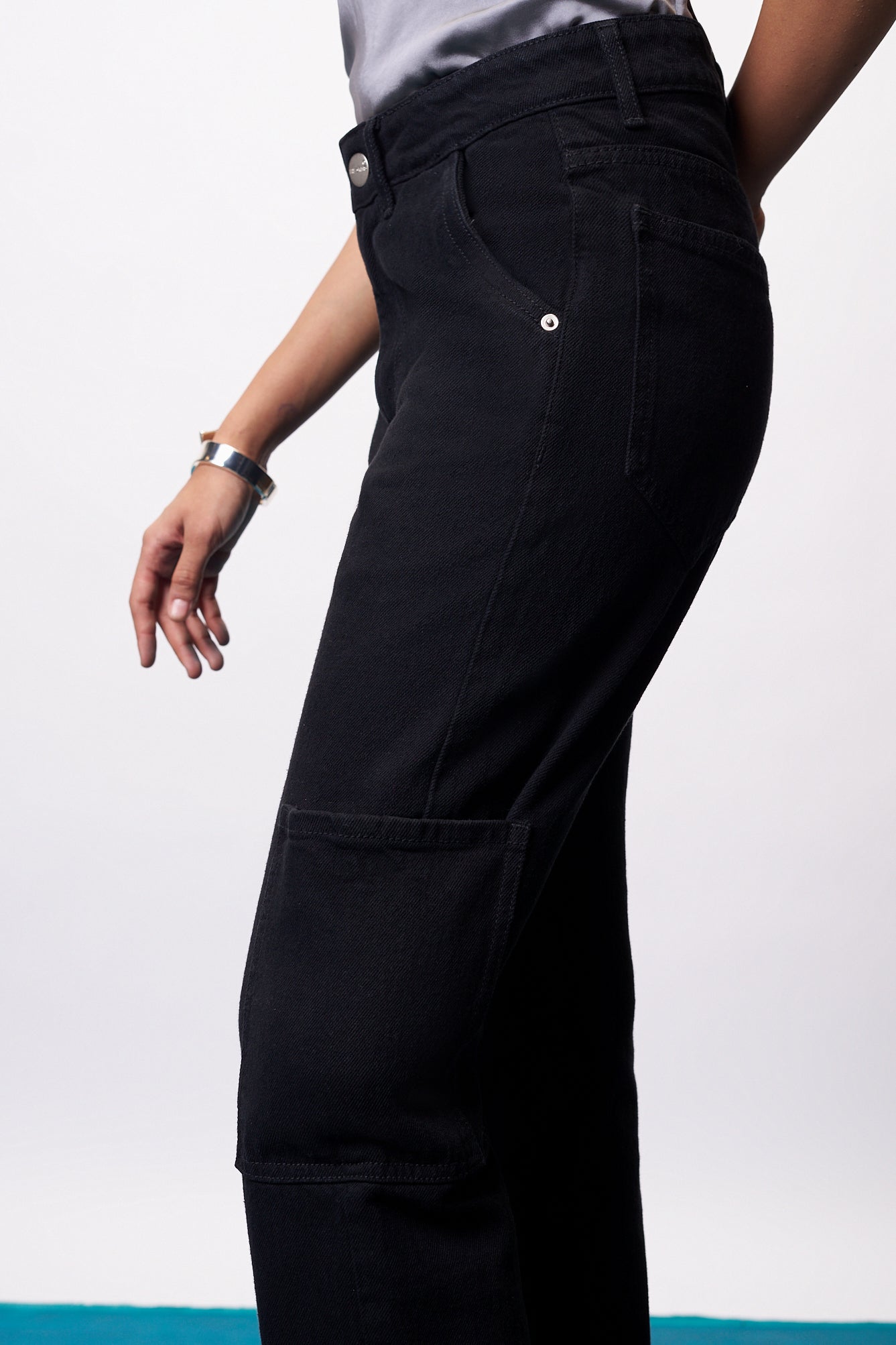 Elevated Noir Women's Straight Cargo Jeans