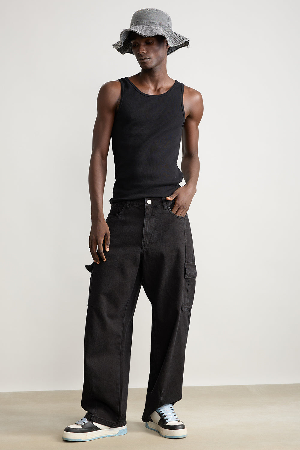 Black Men's Baggy Straight Cargo Jeans - Main Image