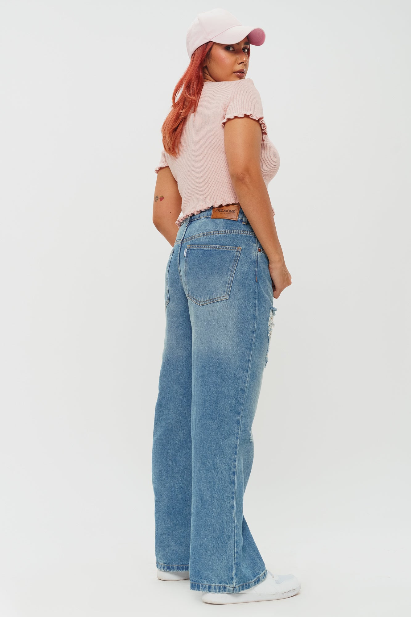 WINDY DISTRESSED WIDE JEANS