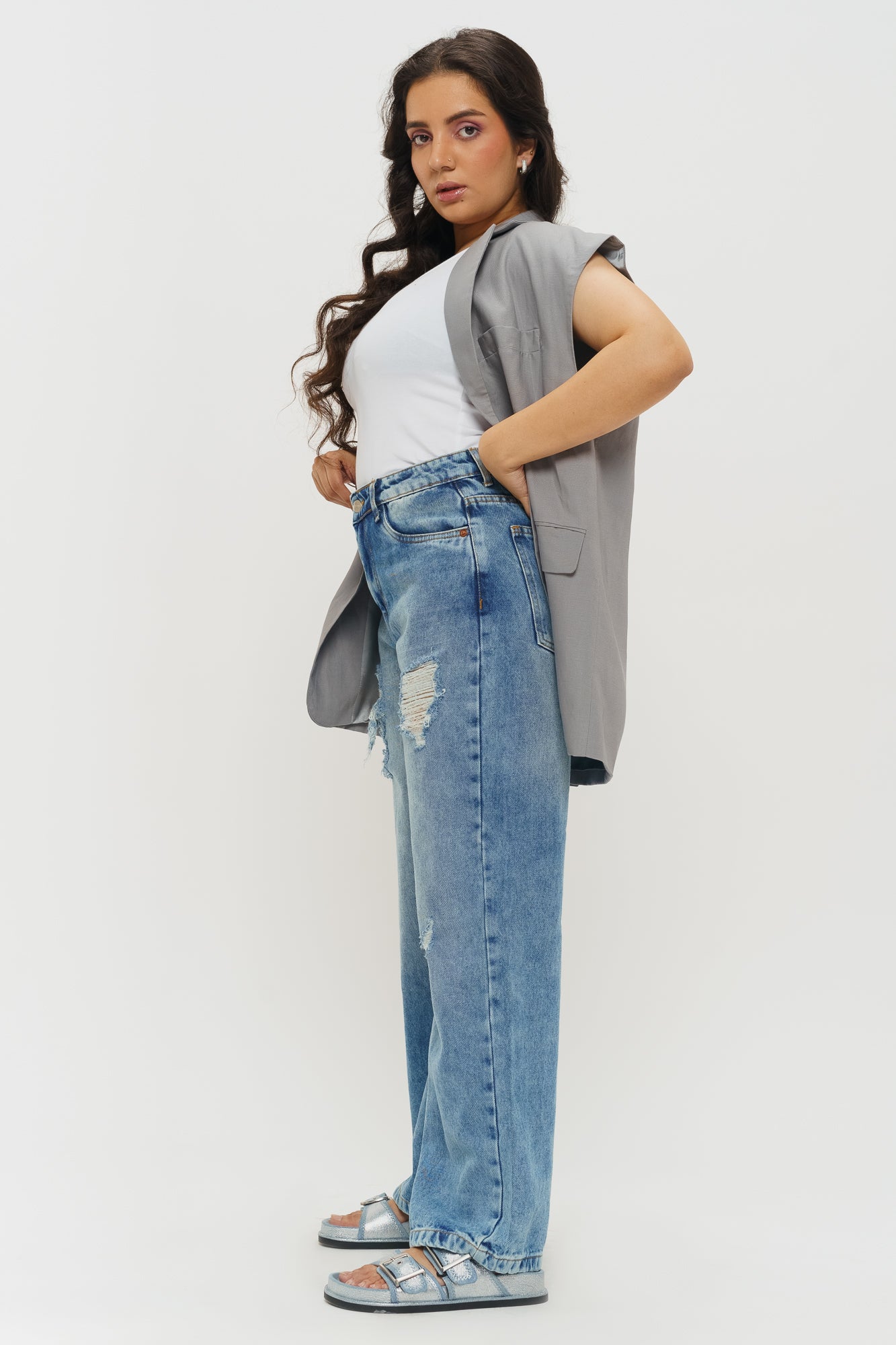 WINDY DISTRESSED WIDE JEANS