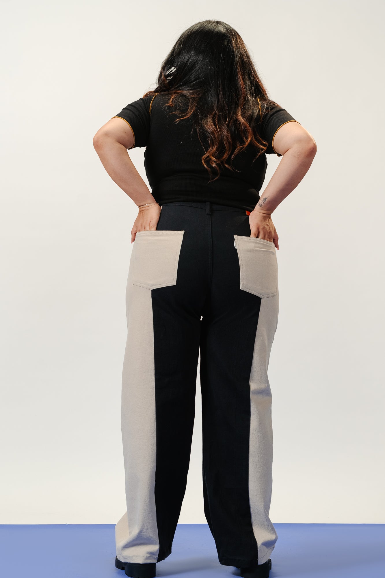 TWO TONE STRETCH STRAIGHT JEANS