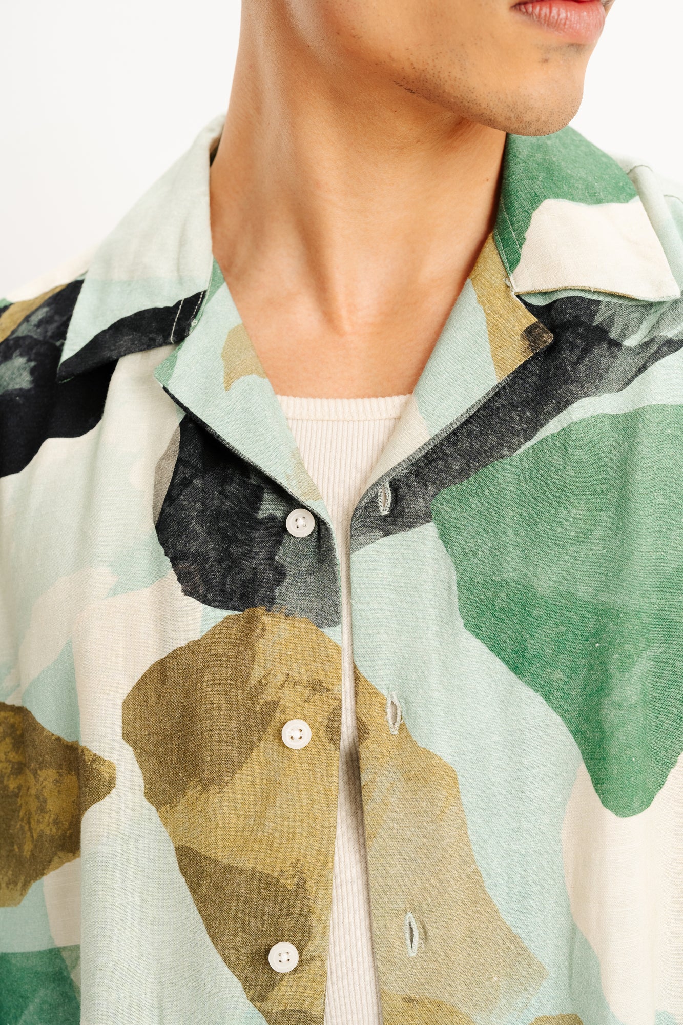 Emerald Spectrum Men's Abstract Linen Shirt