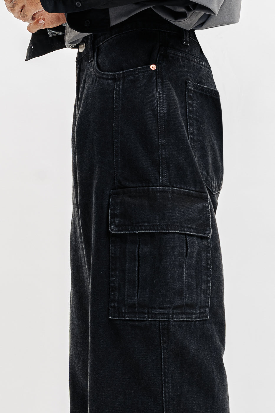 Urban Black Men's Baggy Straight Cargo Jeans
