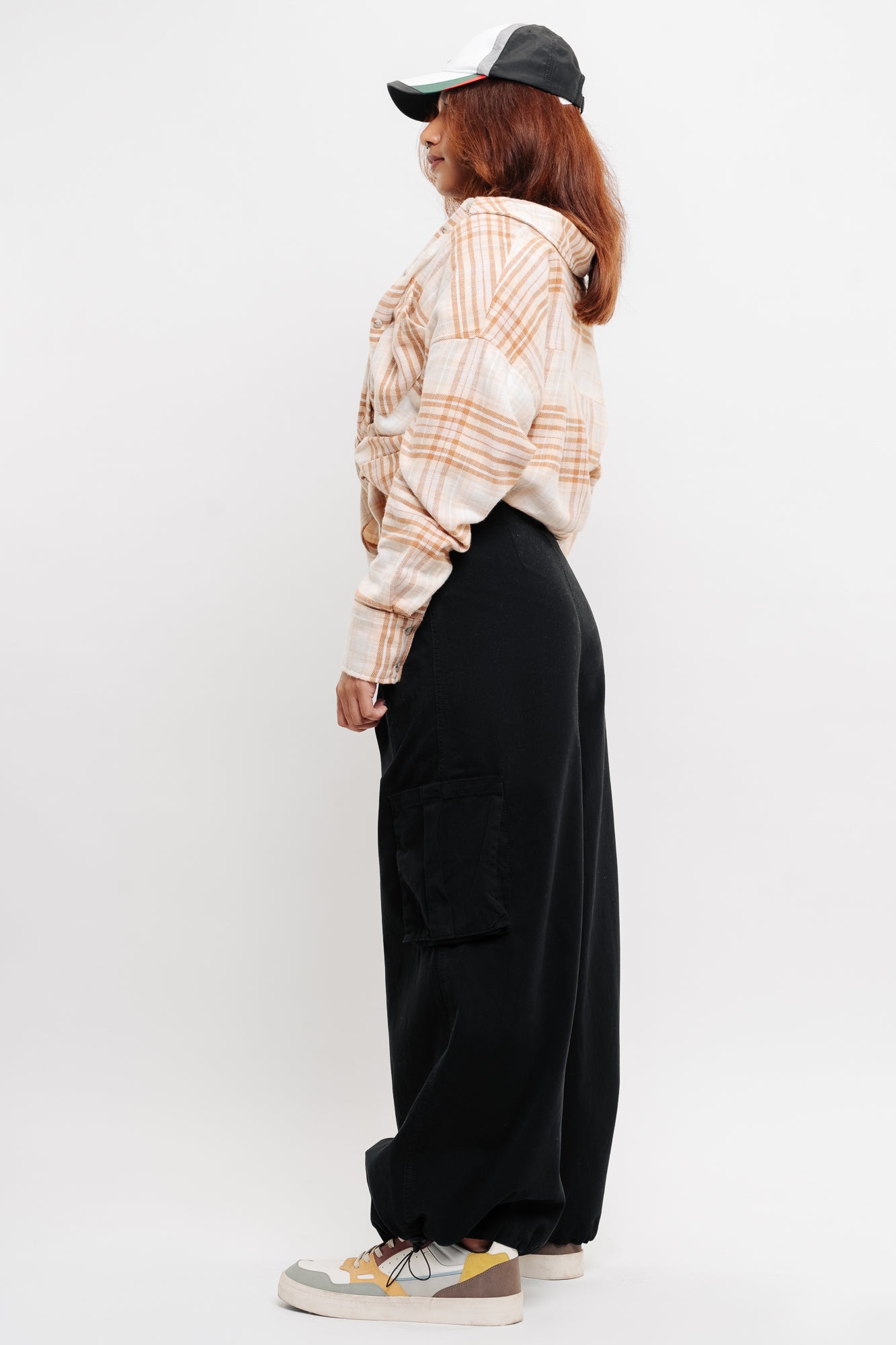 BLACK PLEATED WIDE BALOON PANTS