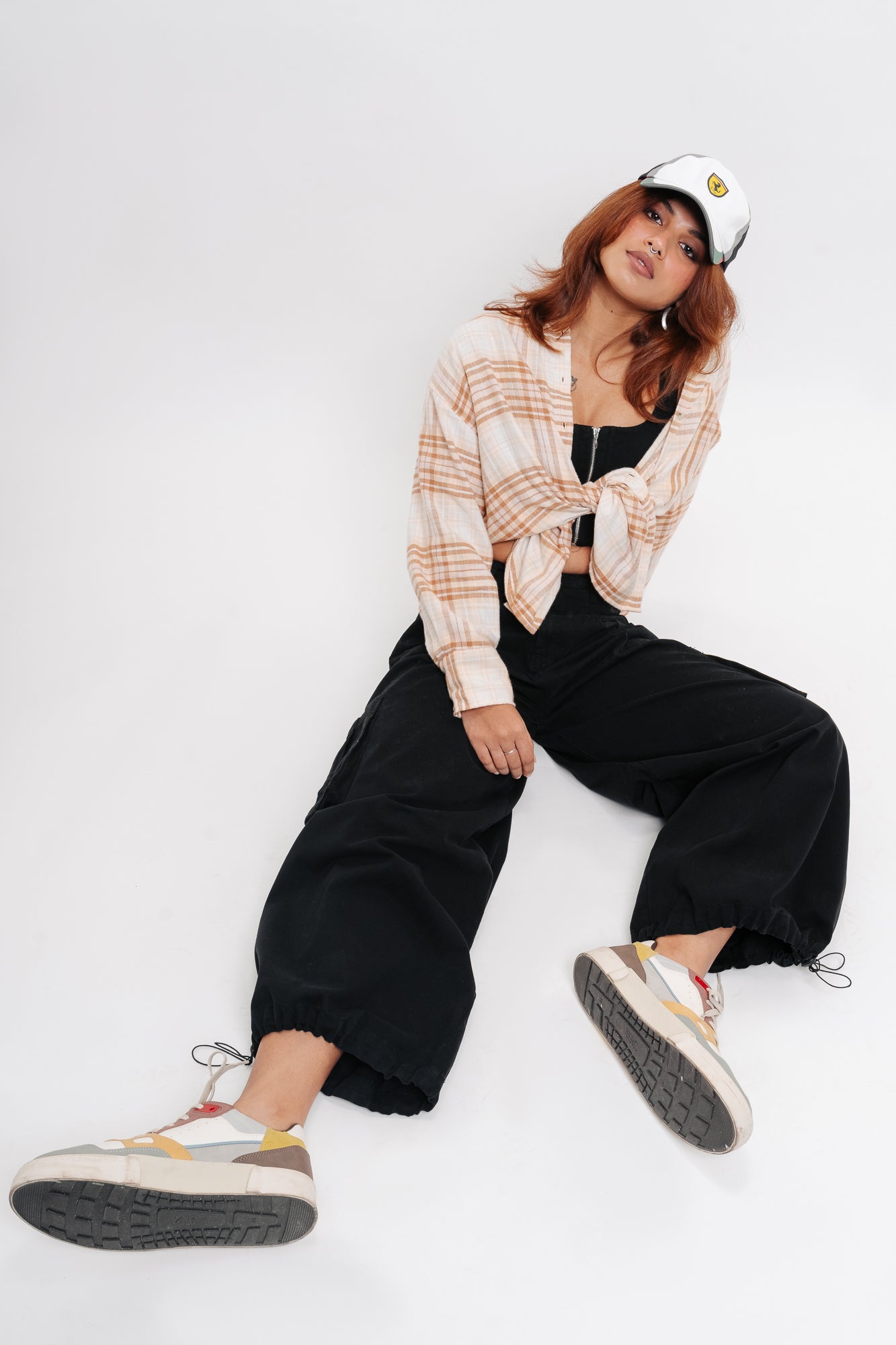 BLACK PLEATED WIDE BALOON PANTS