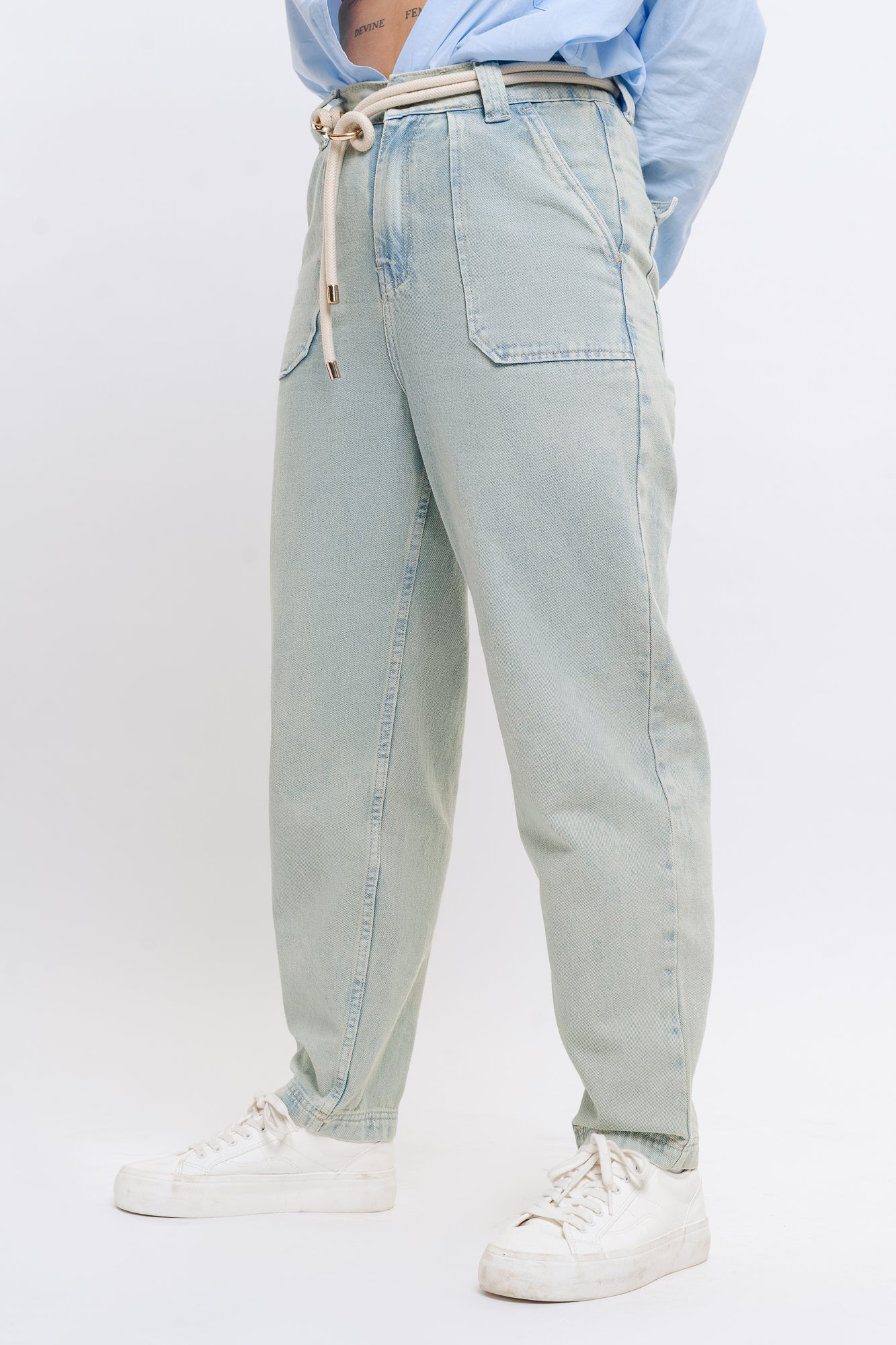 ELONGATED POCKET TINTED SLOUCHY JEANS