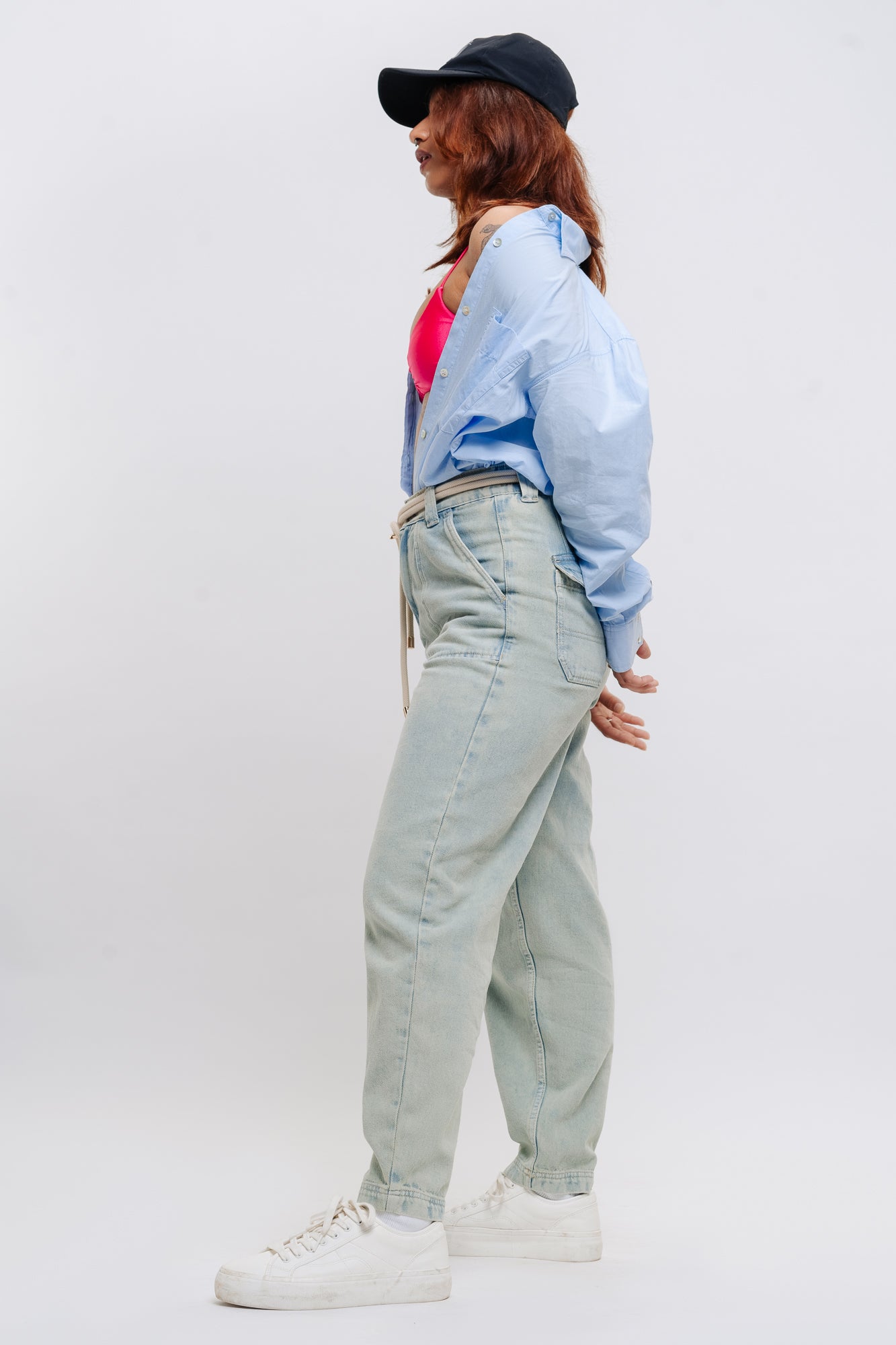 ELONGATED POCKET TINTED SLOUCHY JEANS