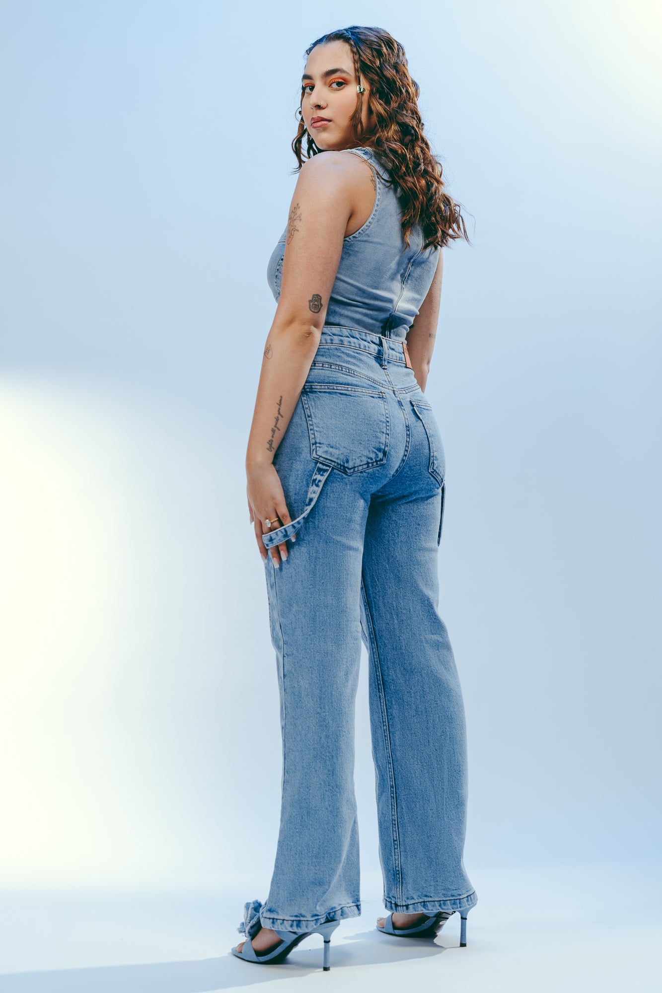 Wavy Seamed Light Washed Jeans