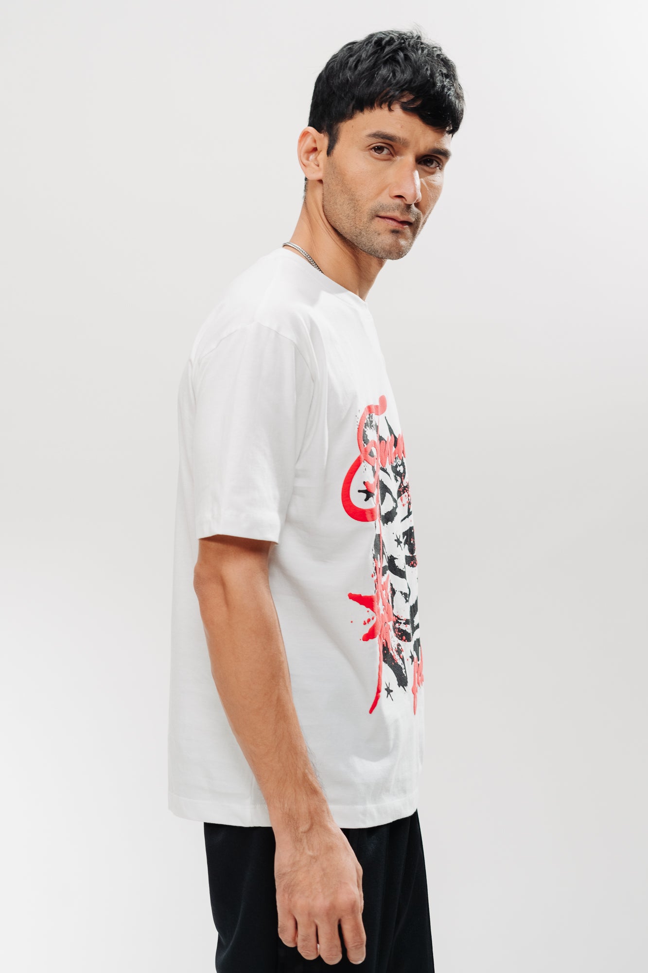 WHITE STARRING MEN'S OVERSIZED TEES