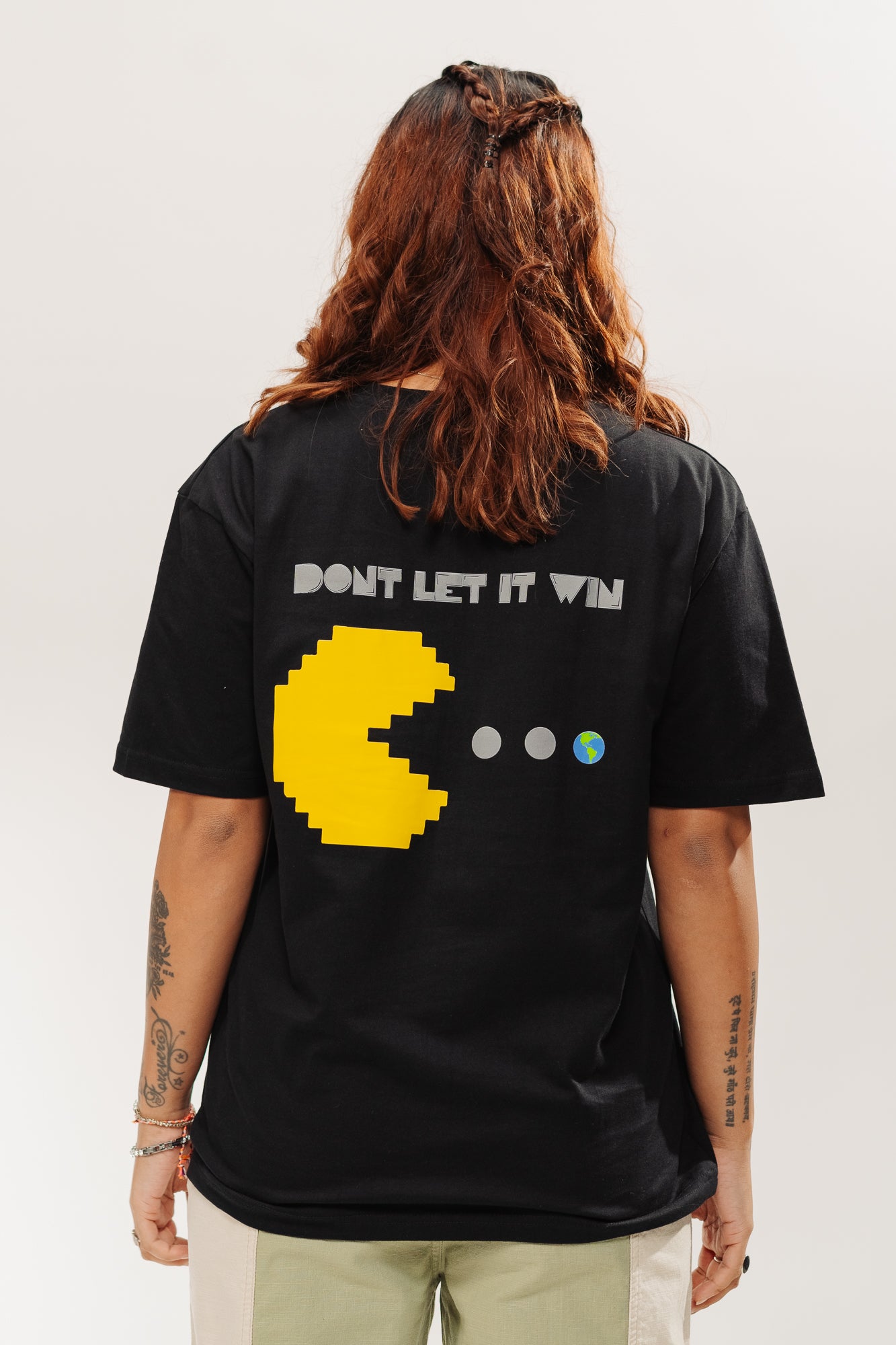 BLACK GRAPHIC OVERSIZED TEES