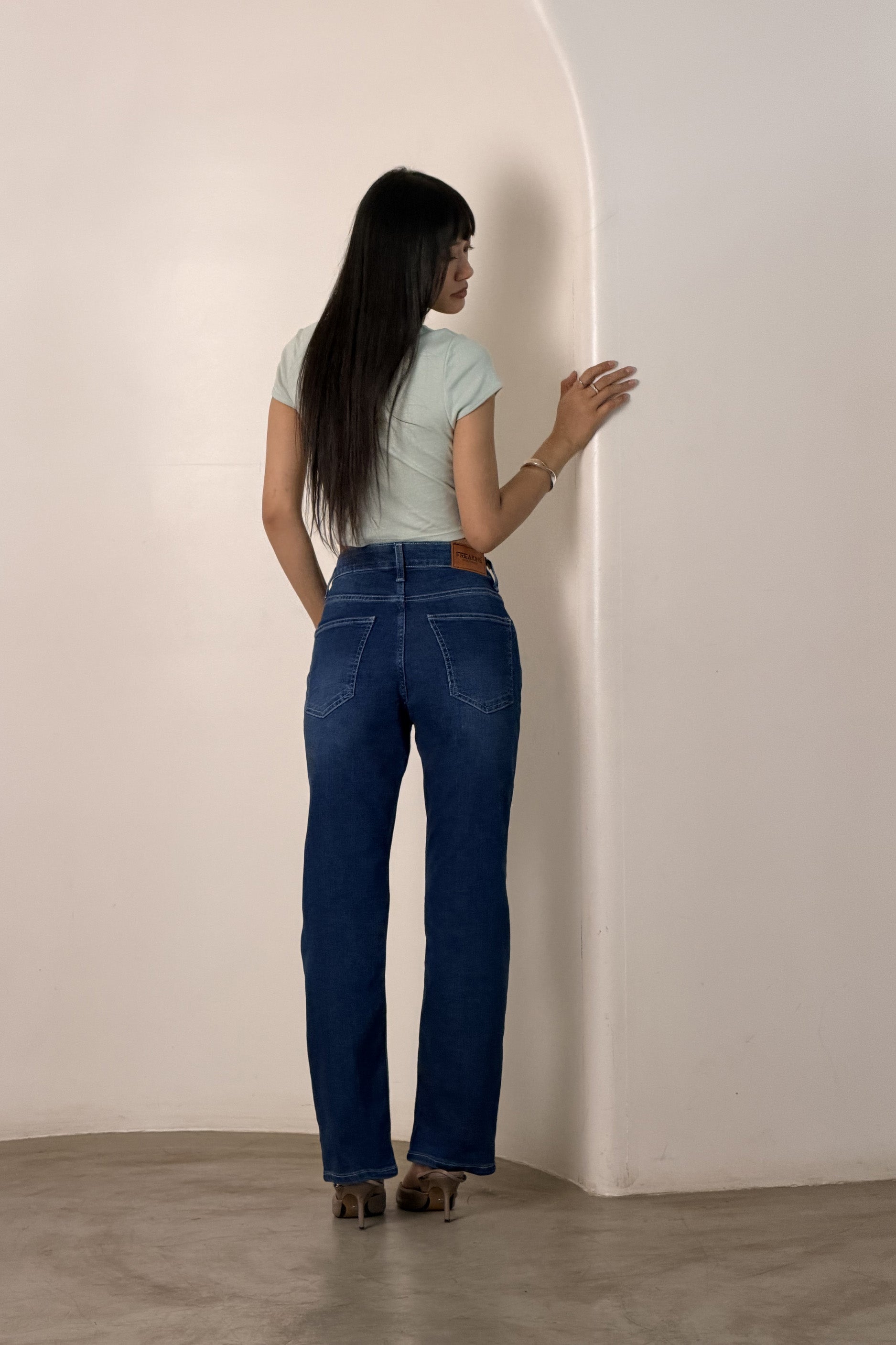 Straight Jeans