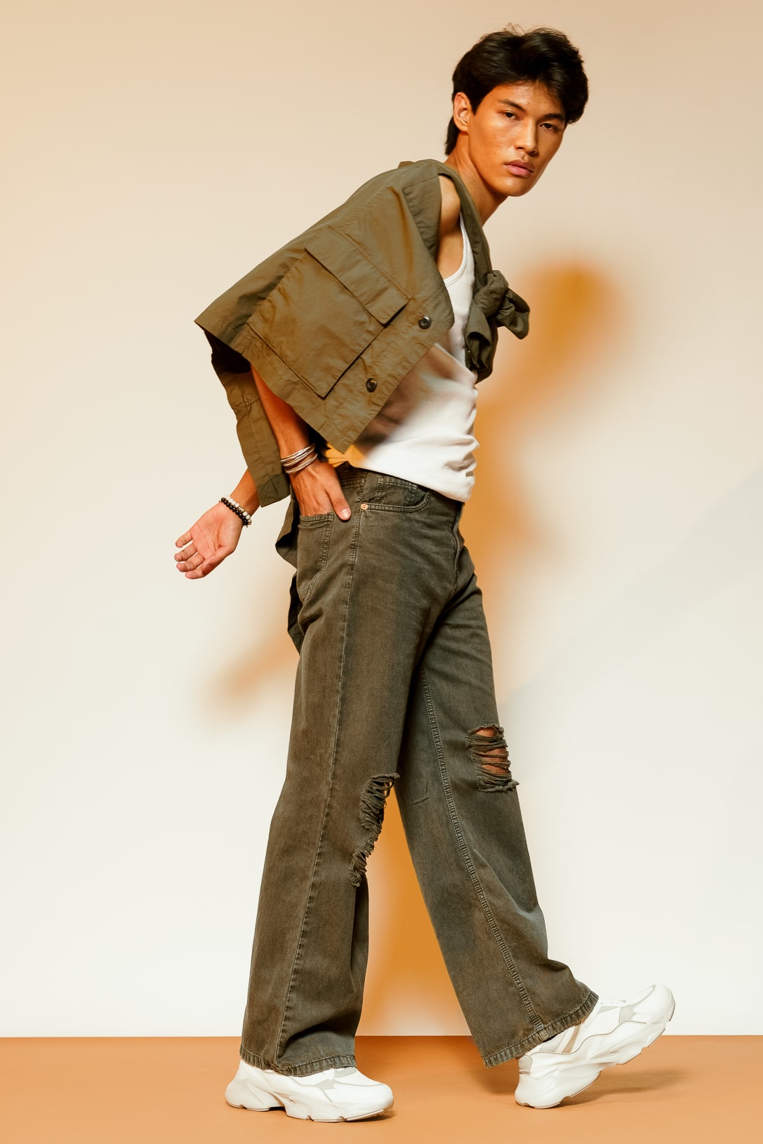 MEN'S DISTRESSED WIDE OLIVE JEANS