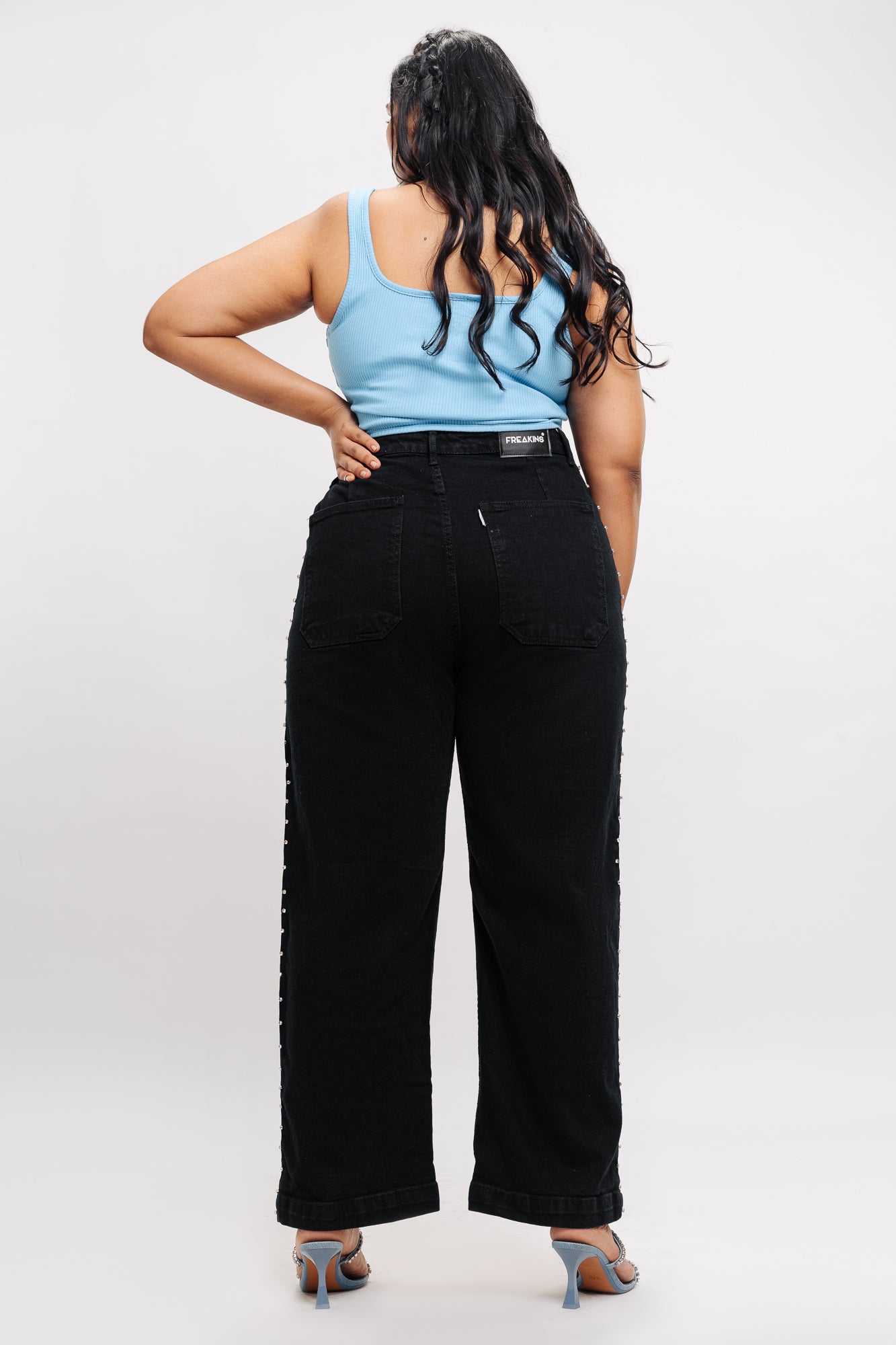 SCATTER AROUND BLACK STRAIGHT JEANS