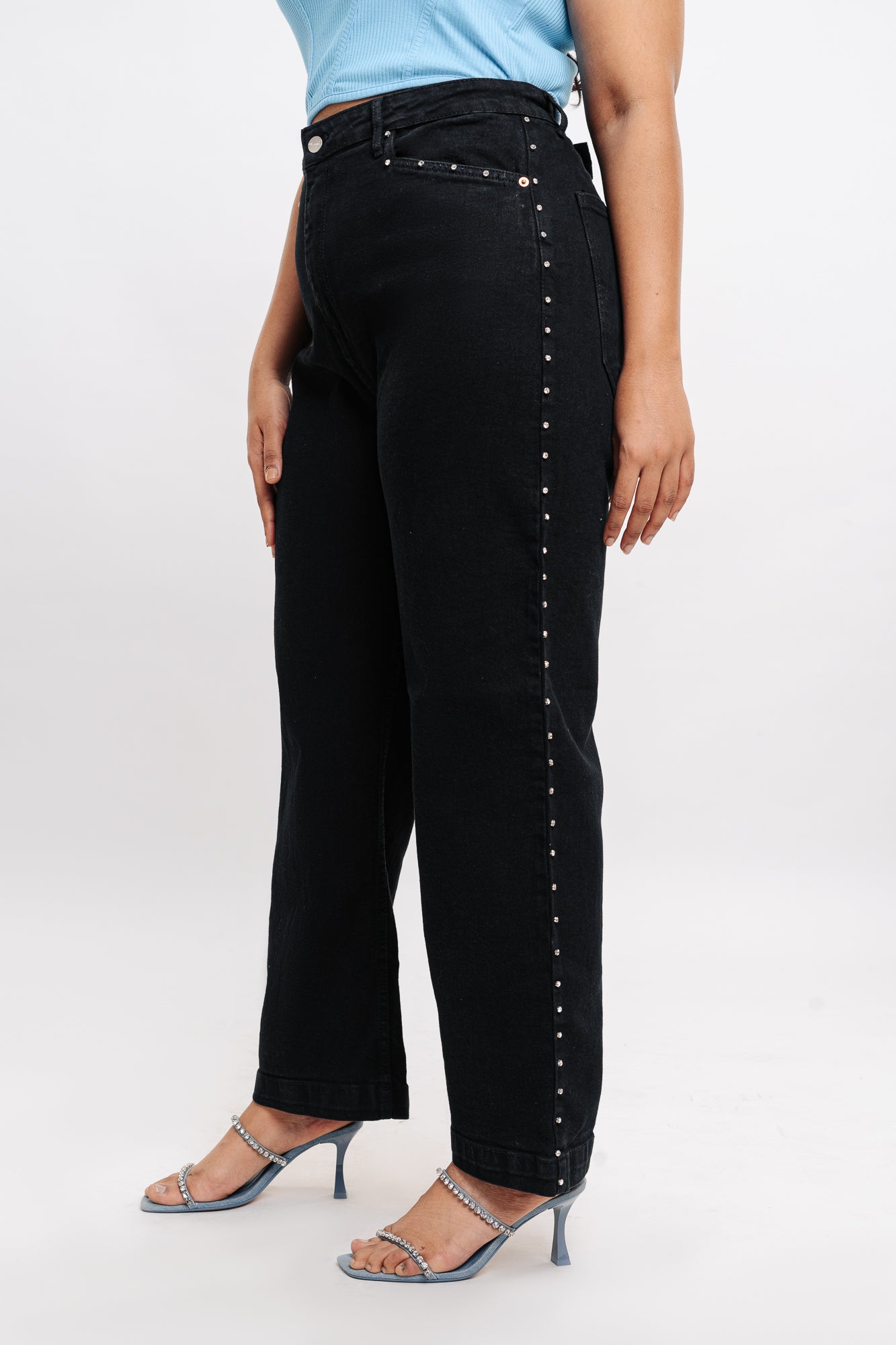 SCATTER AROUND BLACK STRAIGHT JEANS