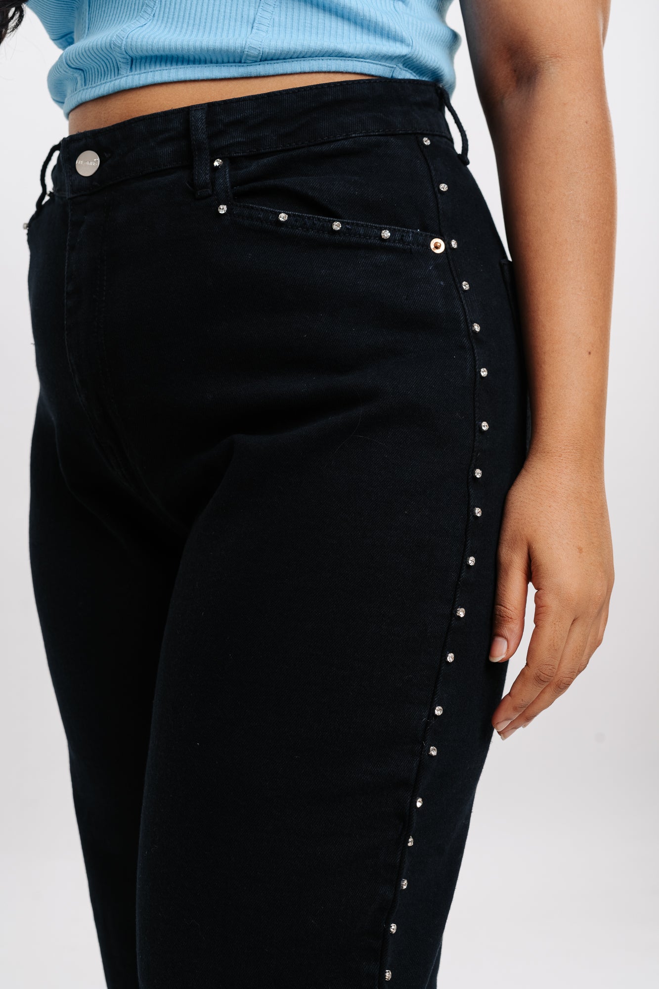 SCATTER AROUND BLACK STRAIGHT JEANS