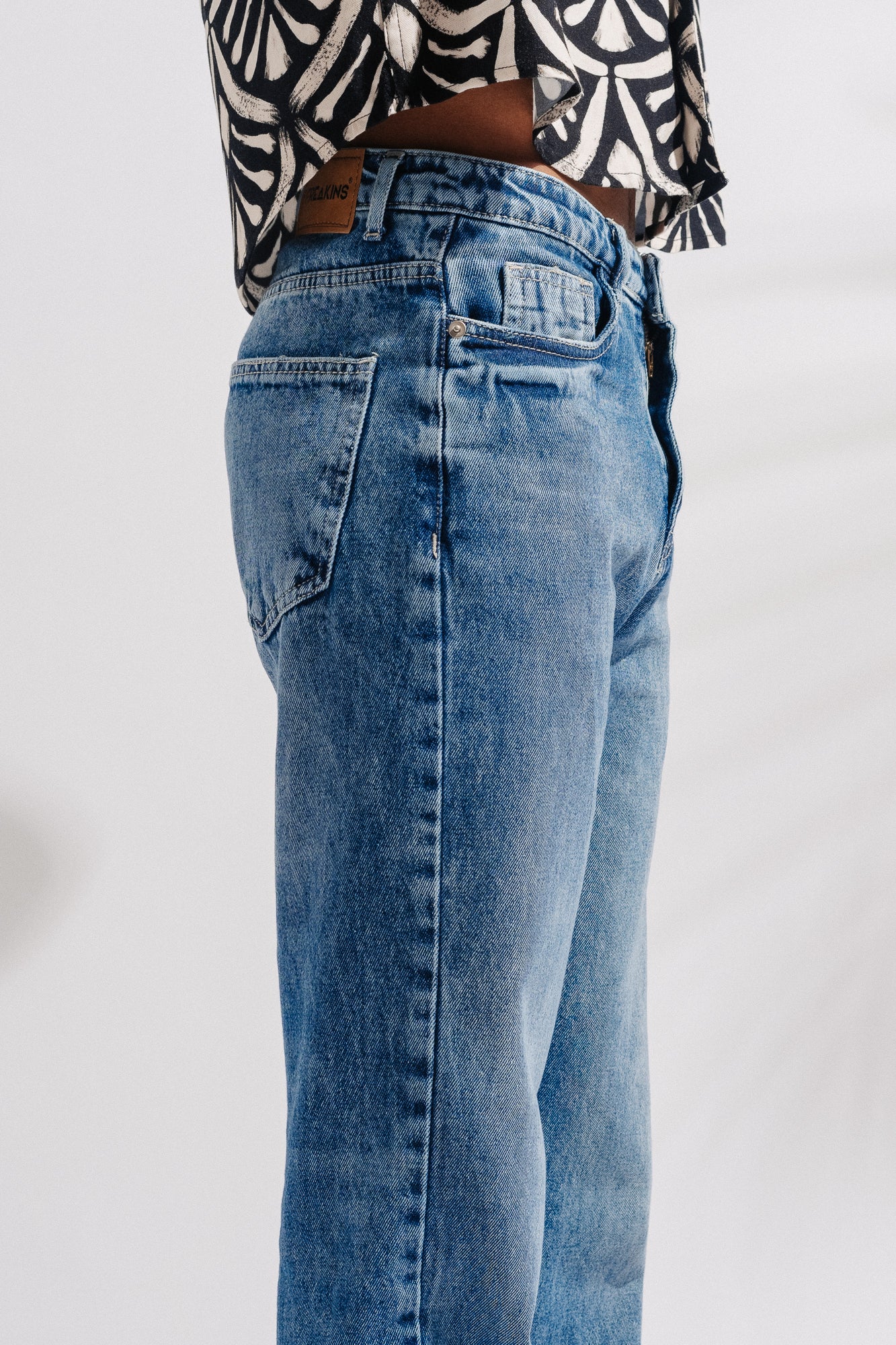 Classic Blue Men's Slim Straight Jeans