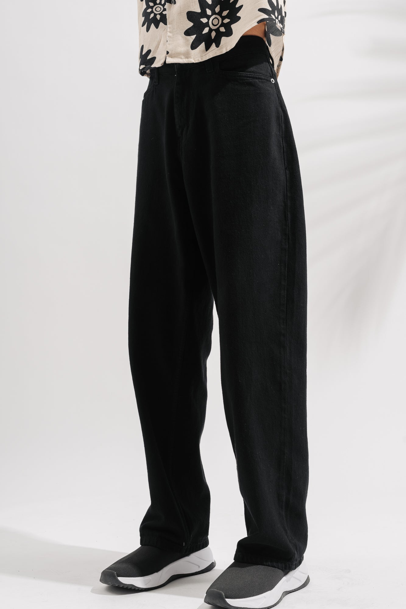 MEN'S BLACK WIDE JEANS