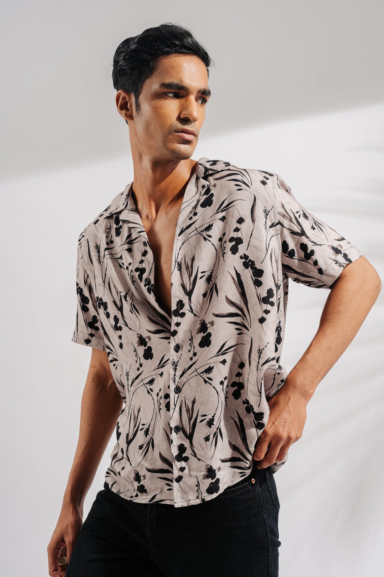 GREY FOLIAGE PRINT MEN'S SHIRT