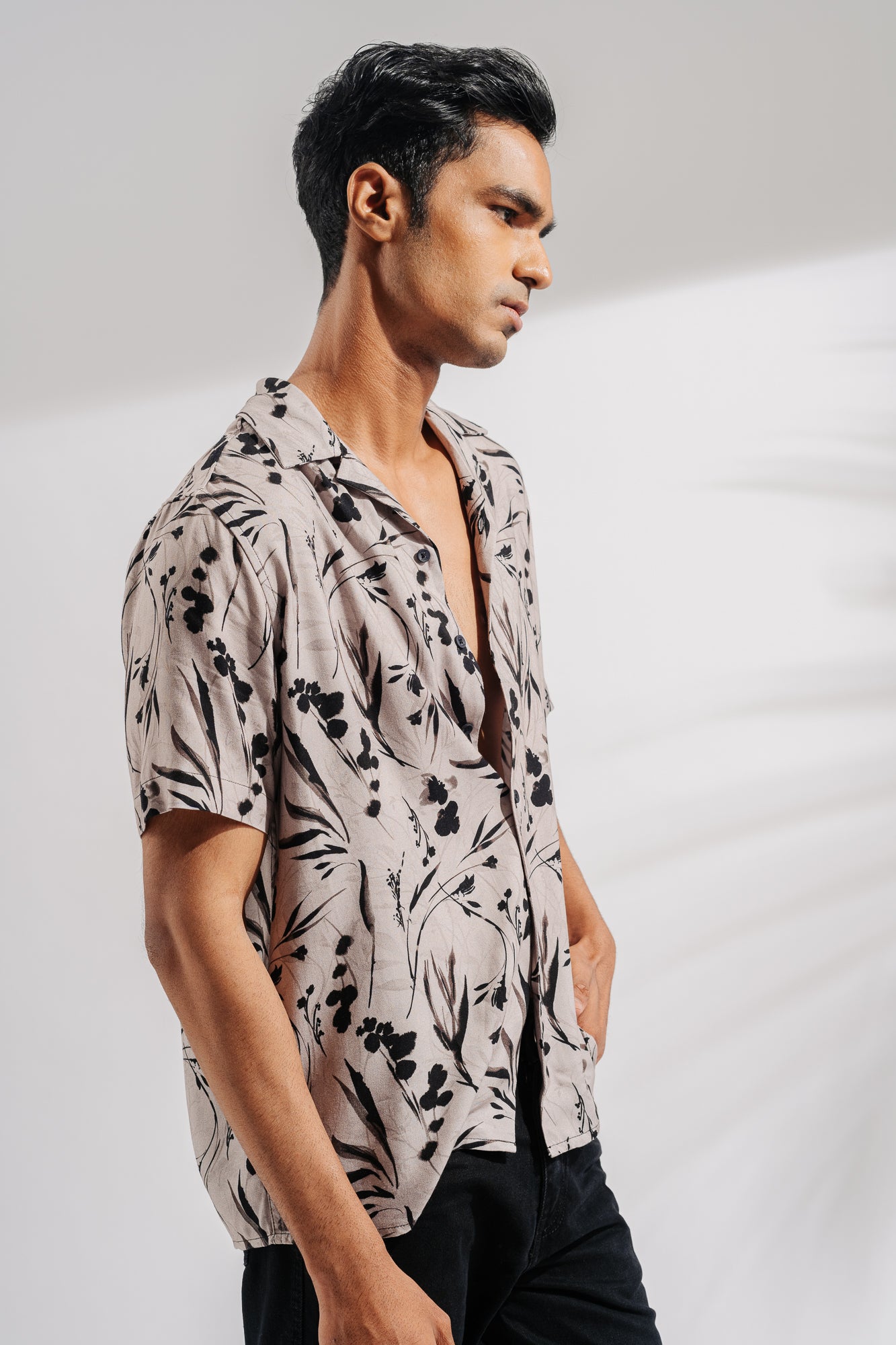 GREY FOLIAGE PRINT MEN'S SHIRT