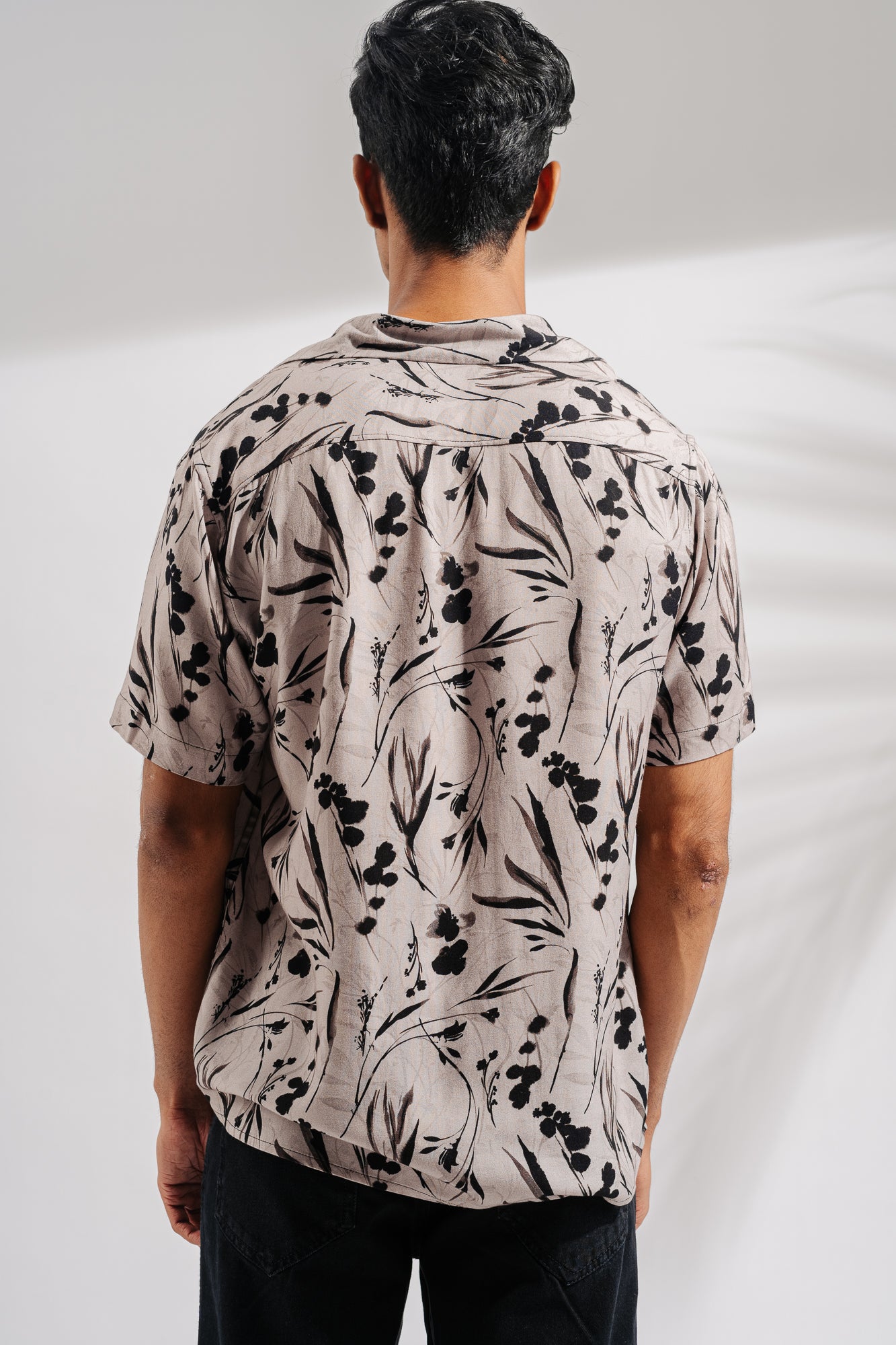 GREY FOLIAGE PRINT MEN'S SHIRT