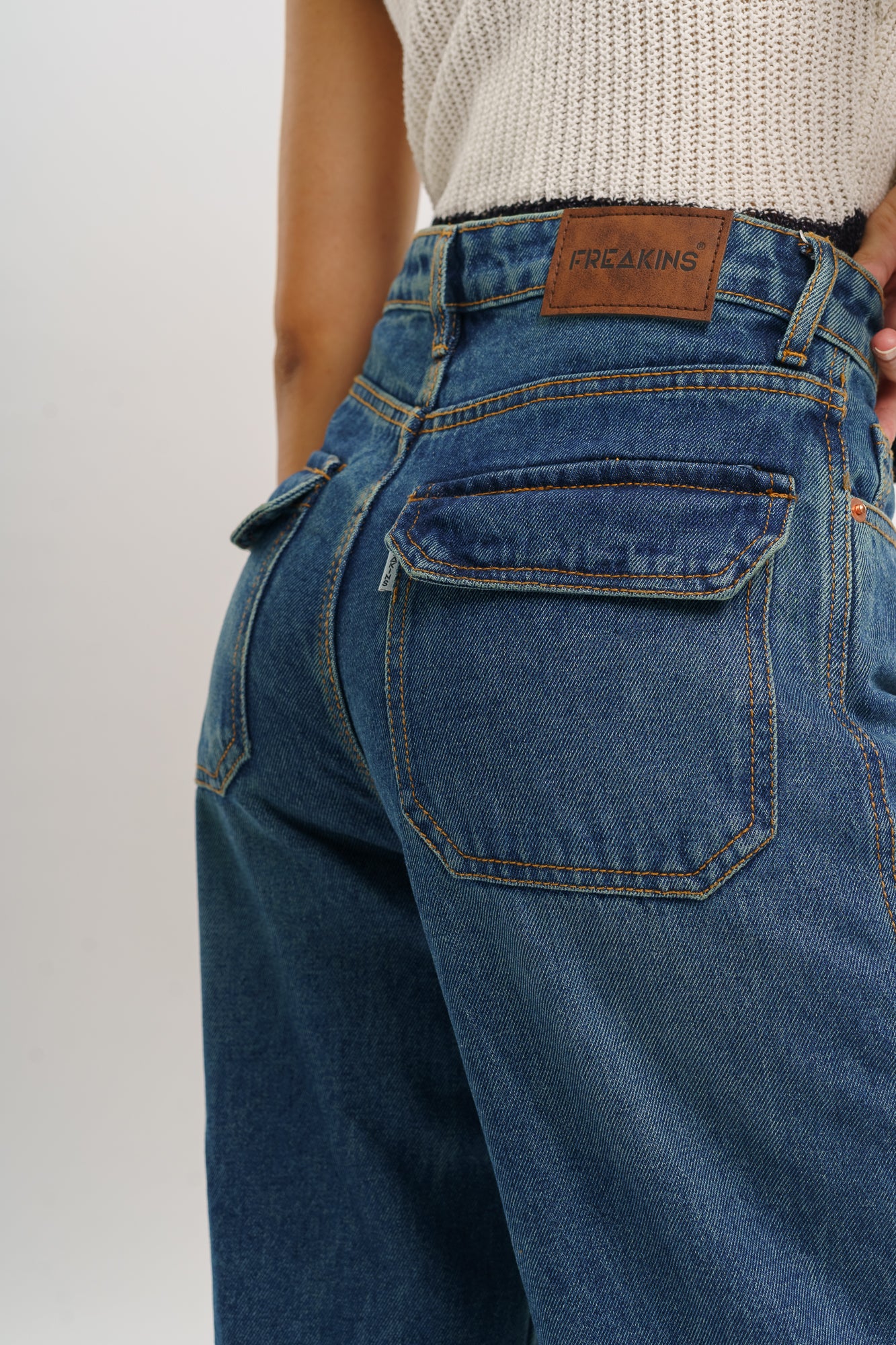 MUDDLED CARGO JEANS