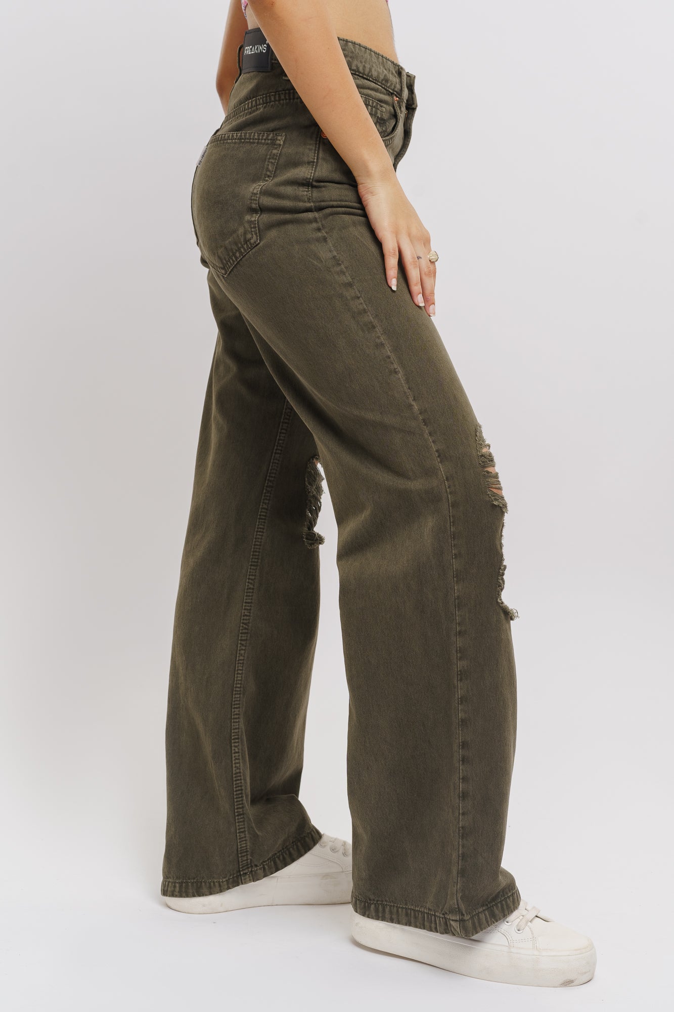 OLIVE DISTRESSED WIDE JEANS
