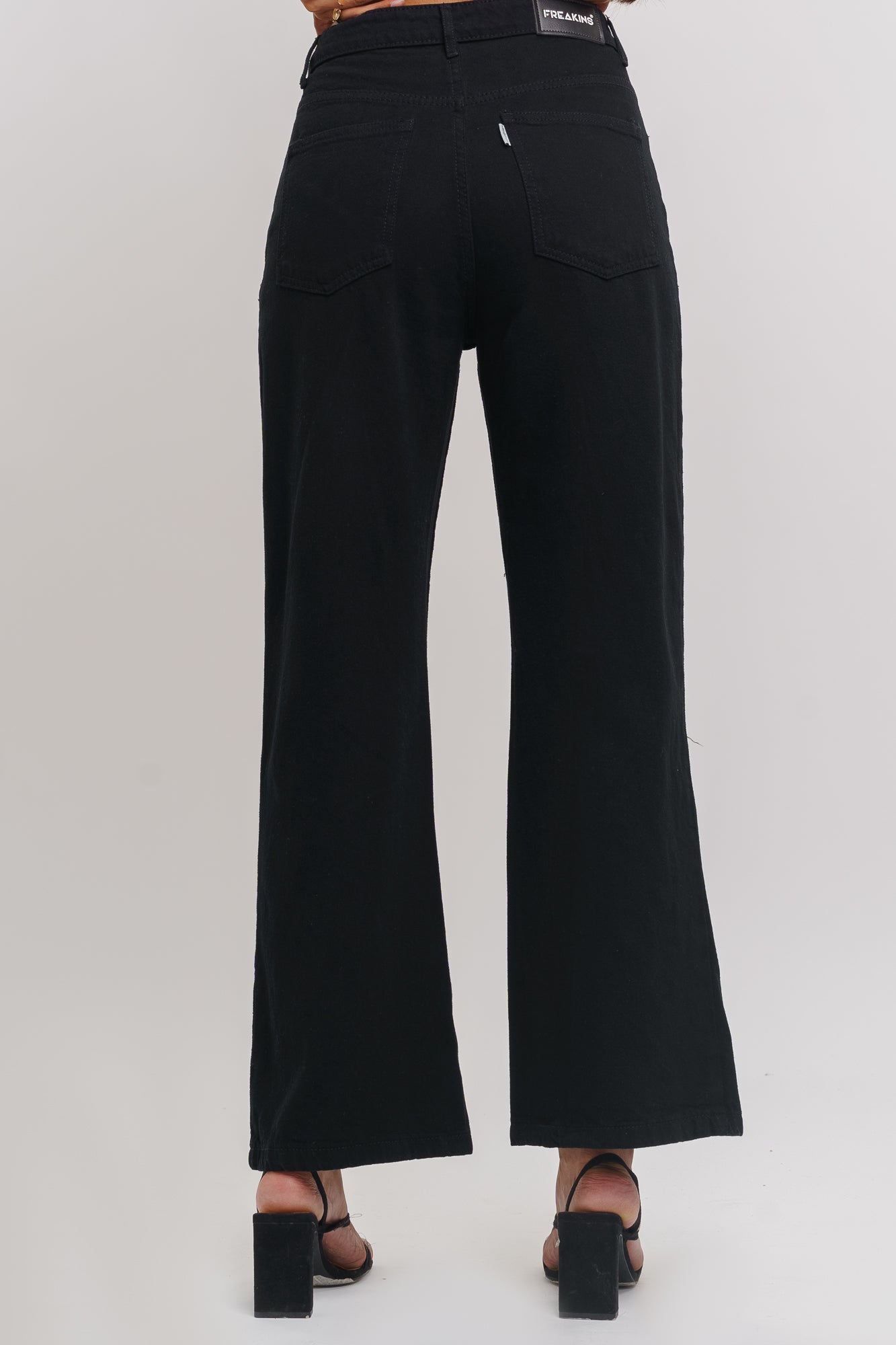 BLACK DISTRESS WIDE JEANS