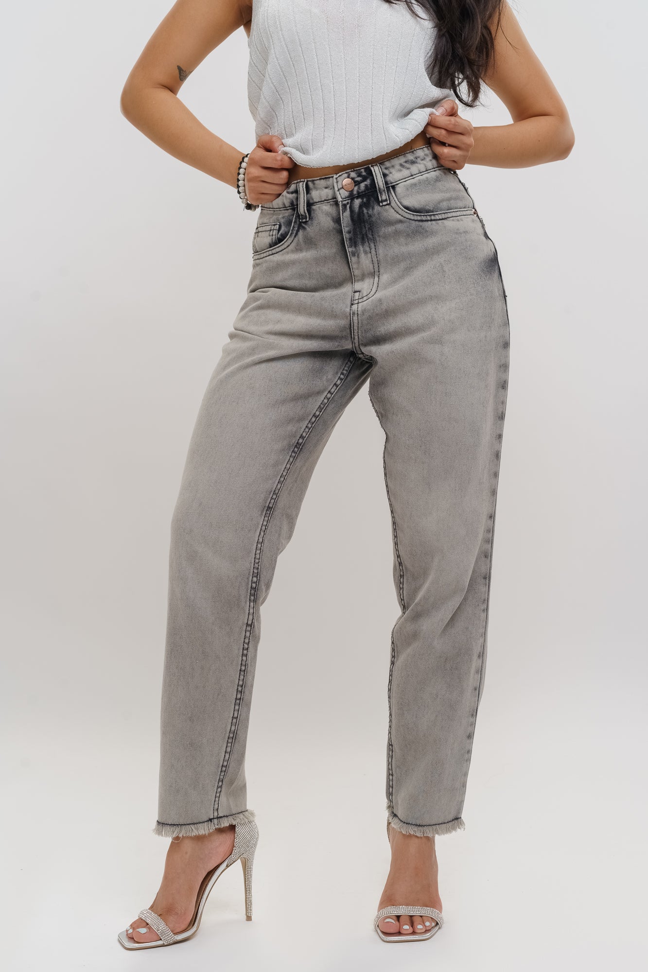 LIGHT CHARCOAL MOM JEANS