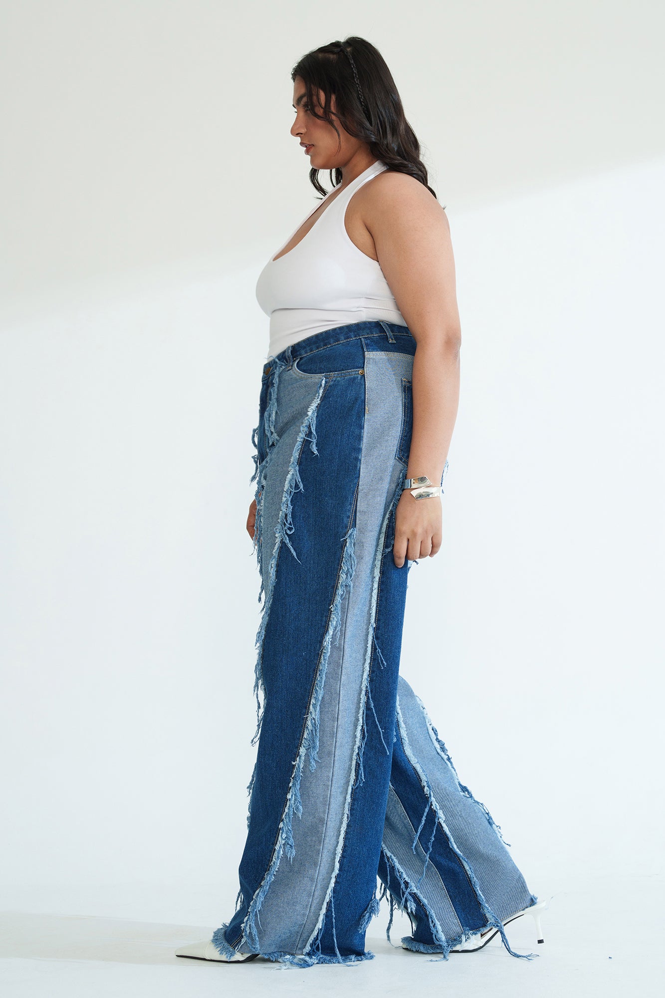 Fray Wave Curve Straight Jeans
