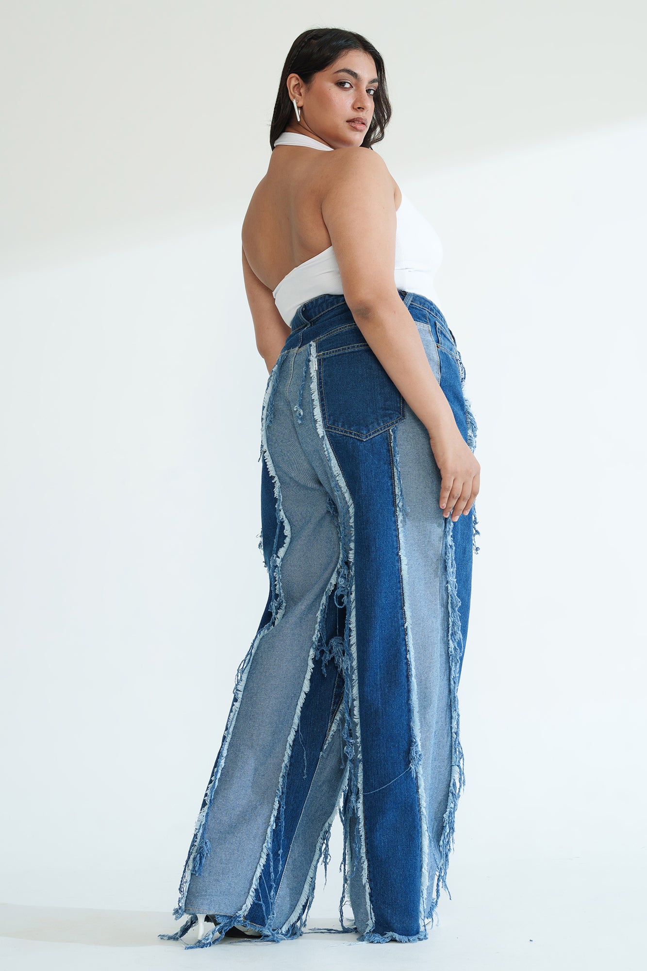 Fray Wave Curve Straight Jeans