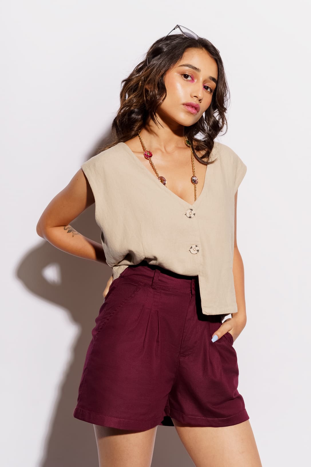 Wine pleated bermuda