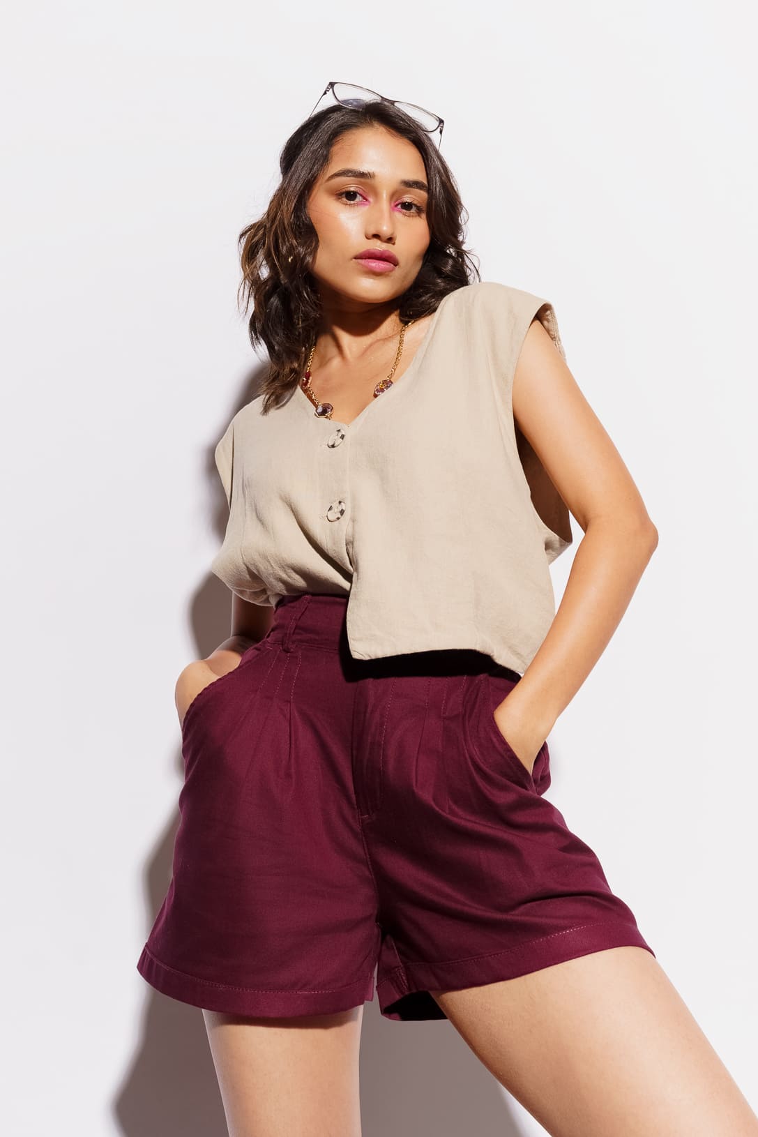 Wine pleated bermuda