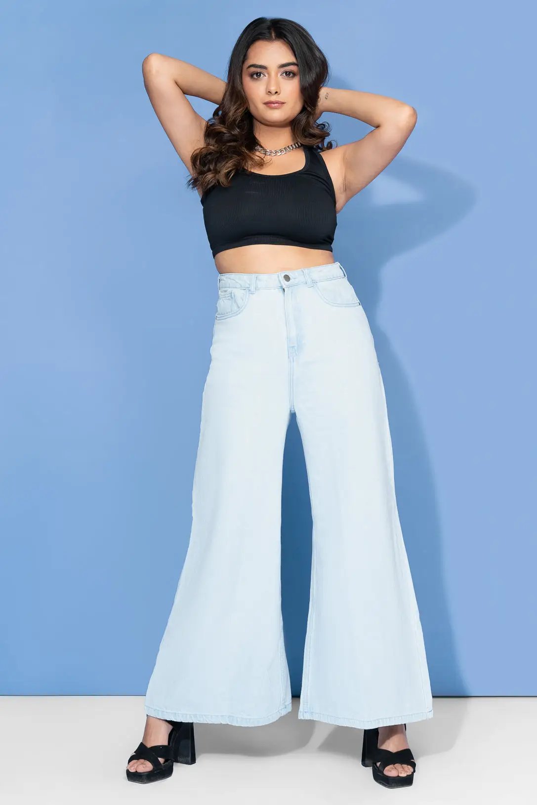 LIGHT BLUE FLARED JEANS