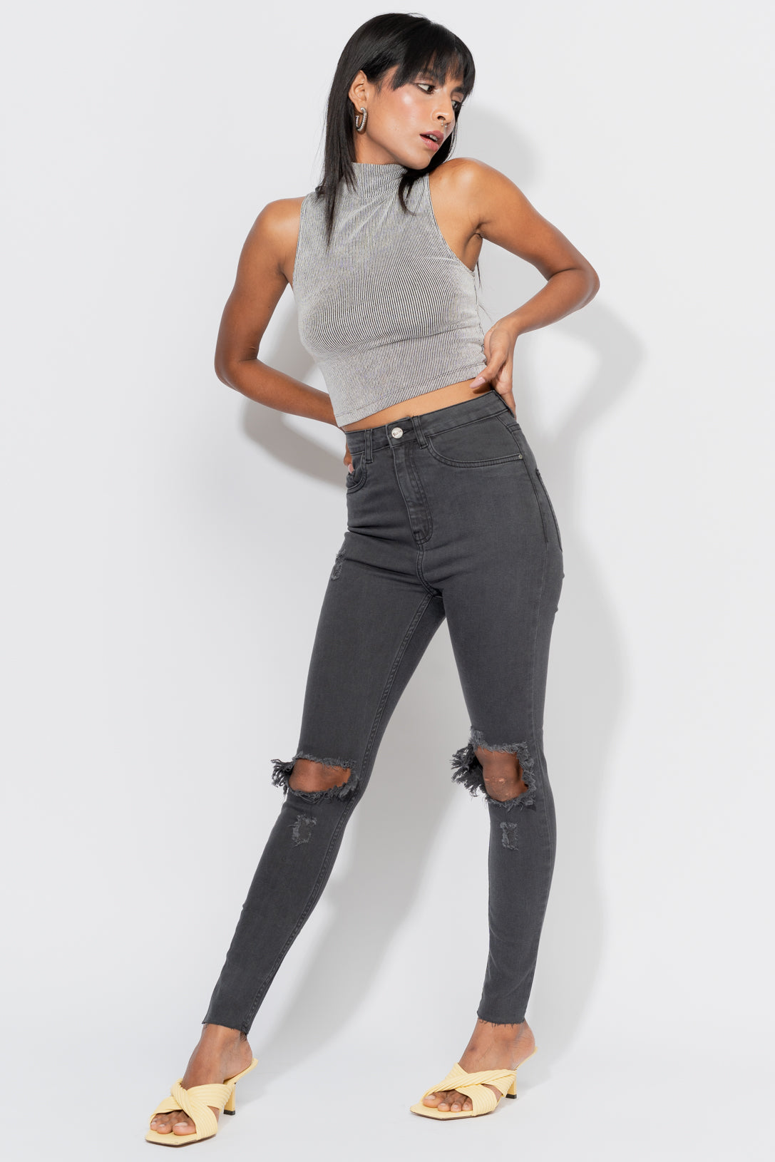 GREY RIPPED SKINNY JEANS