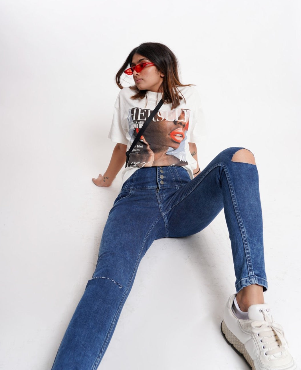 RIPPED BROADBELT SKINNY JEANS