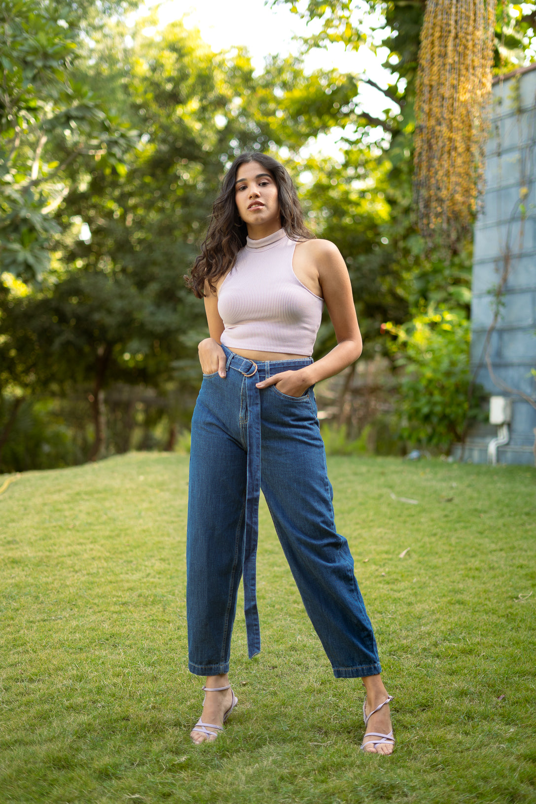 HI RISE BELTED BAGGY JEANS IN DARK BLUE