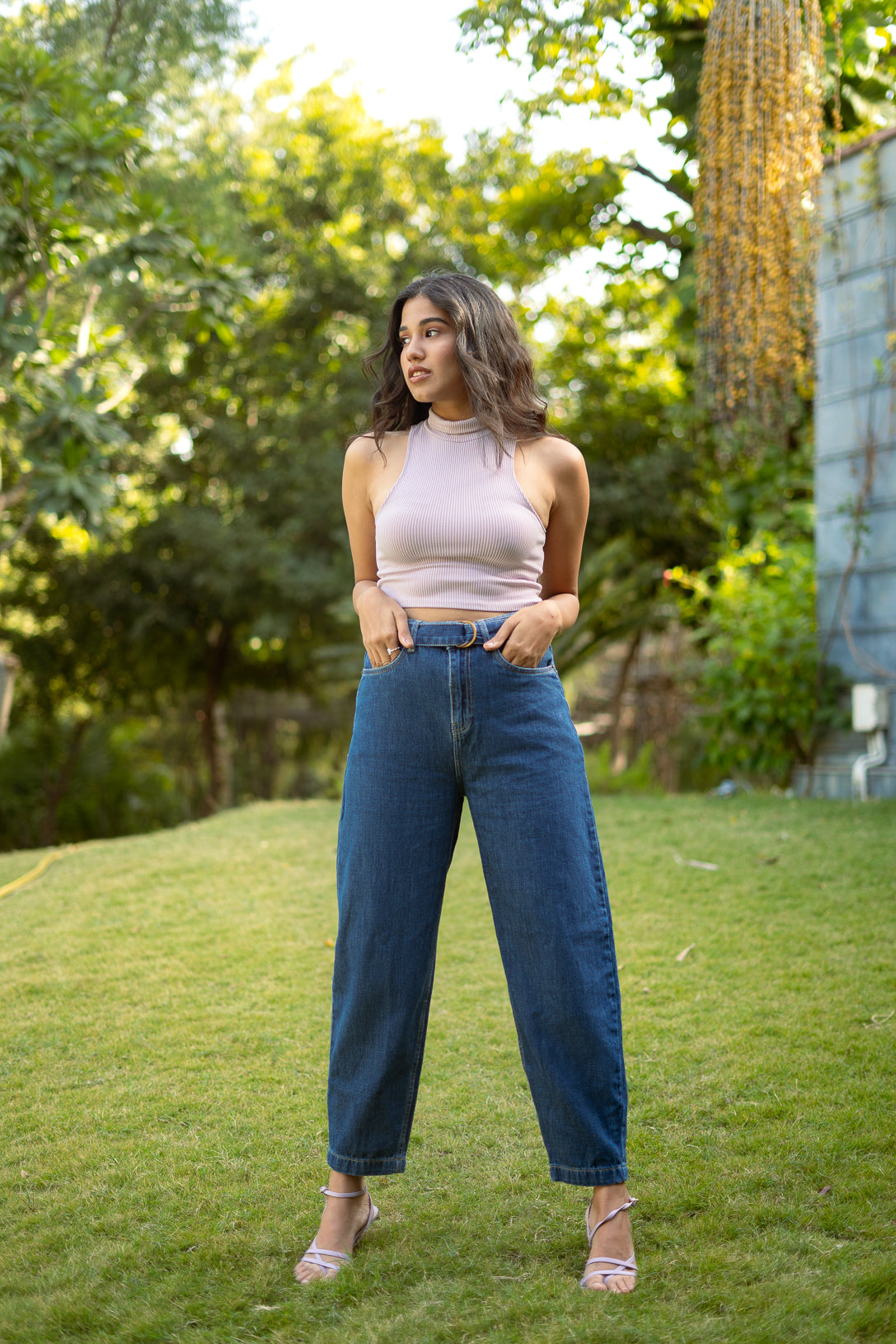 HI RISE BELTED BAGGY JEANS IN DARK BLUE