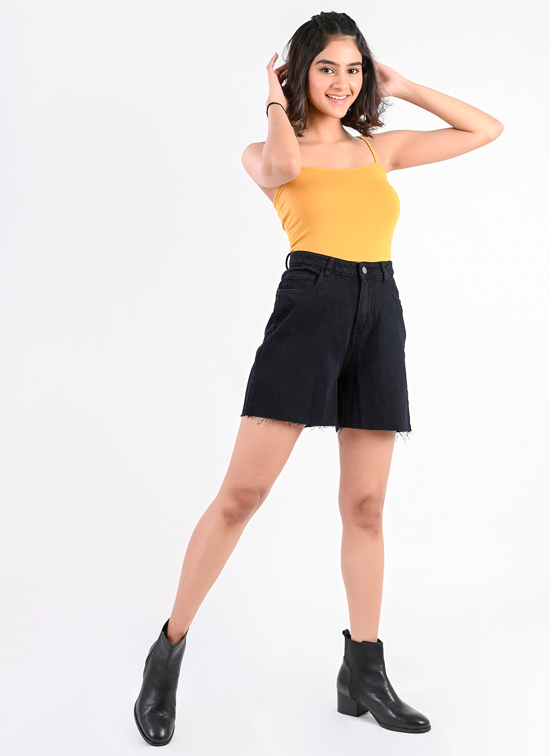 BLACK BERMUDA SHORTS